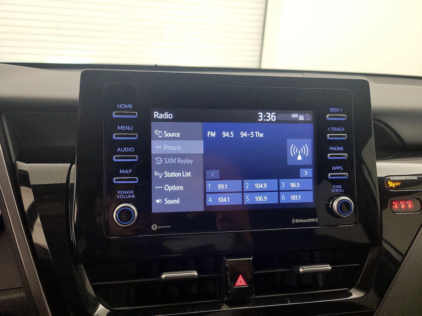 2023 Toyota Camry SE - Photo 16