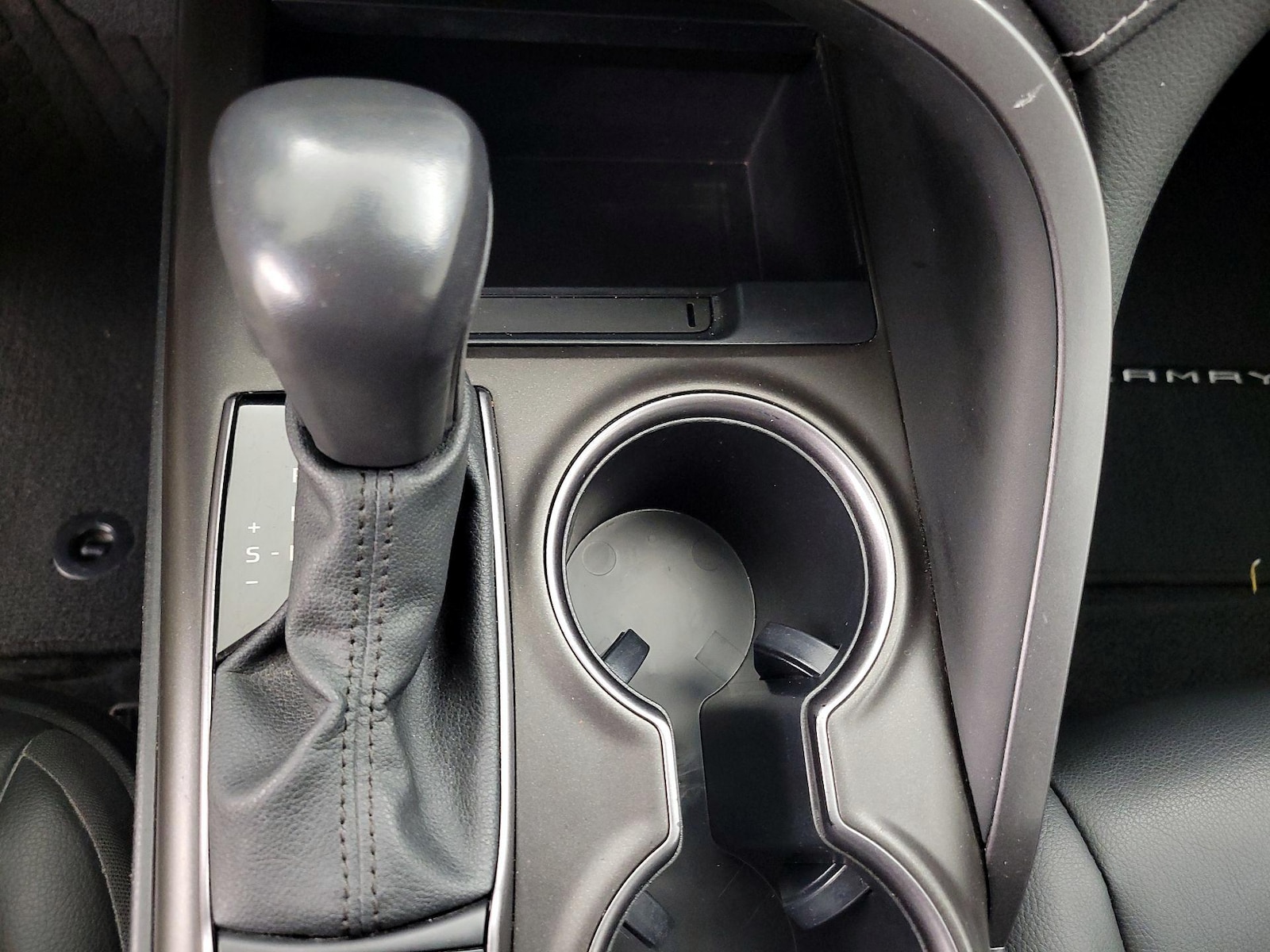 2023 Toyota Camry SE - Photo 18