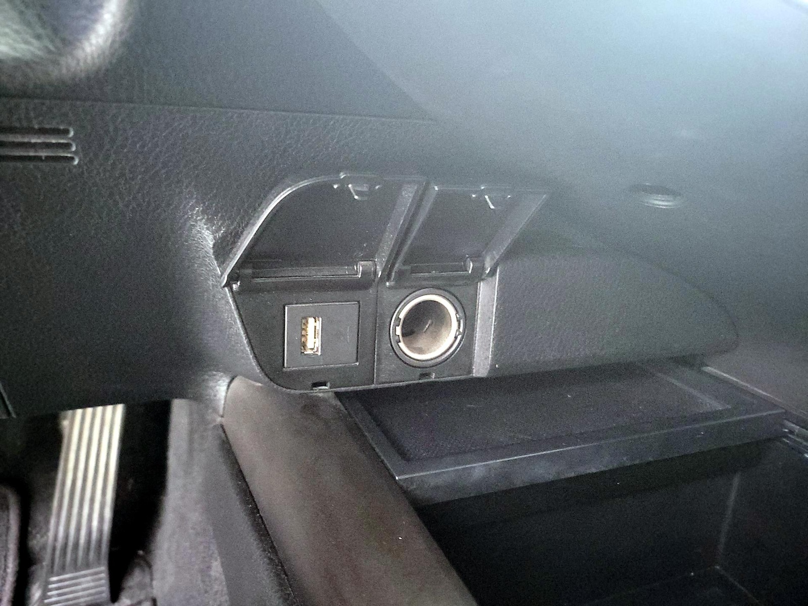 2023 Toyota Camry SE - Photo 19