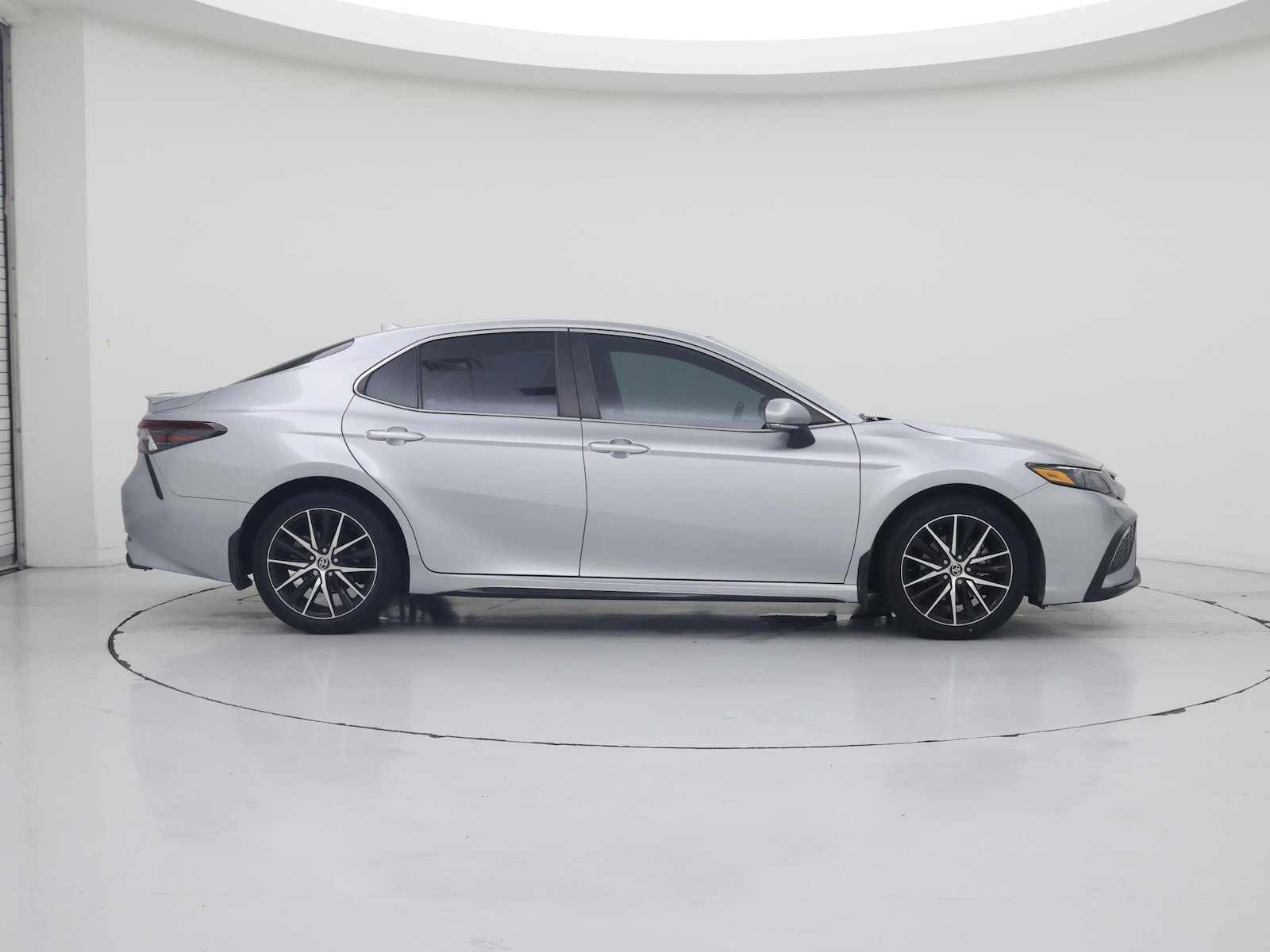 2023 Toyota Camry SE - Photo 8