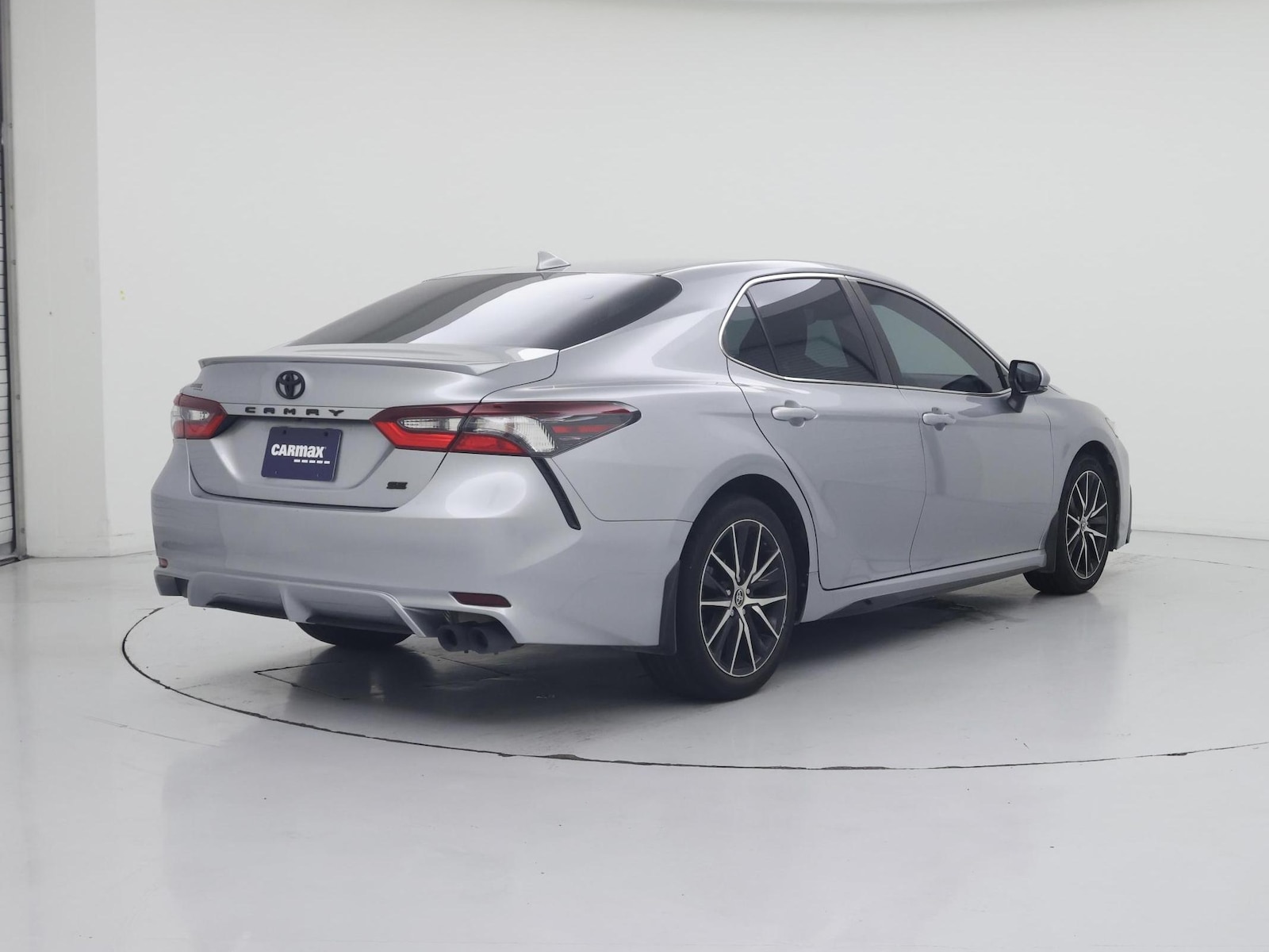 2023 Toyota Camry SE - Photo 9