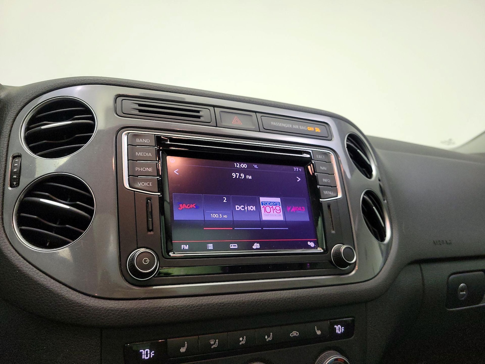 2017 Volkswagen Tiguan Sport - Photo 17