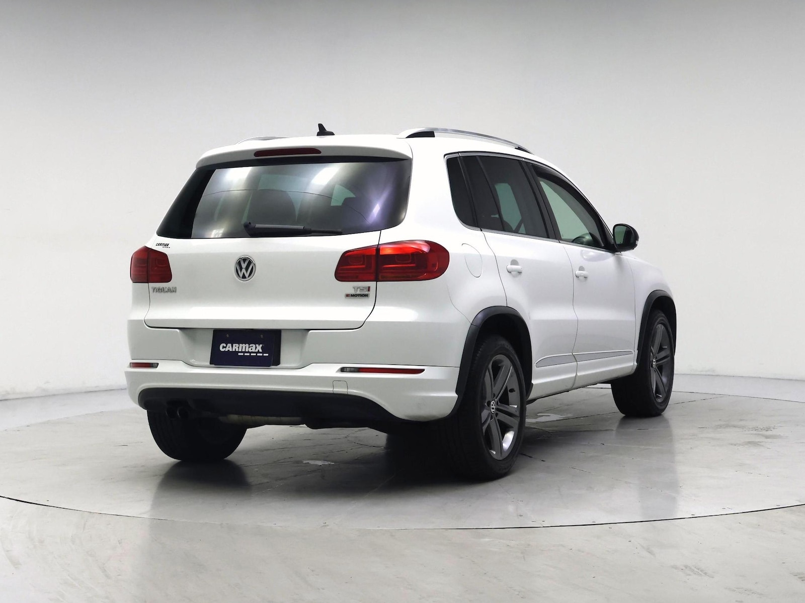 2017 Volkswagen Tiguan Sport - Photo 9