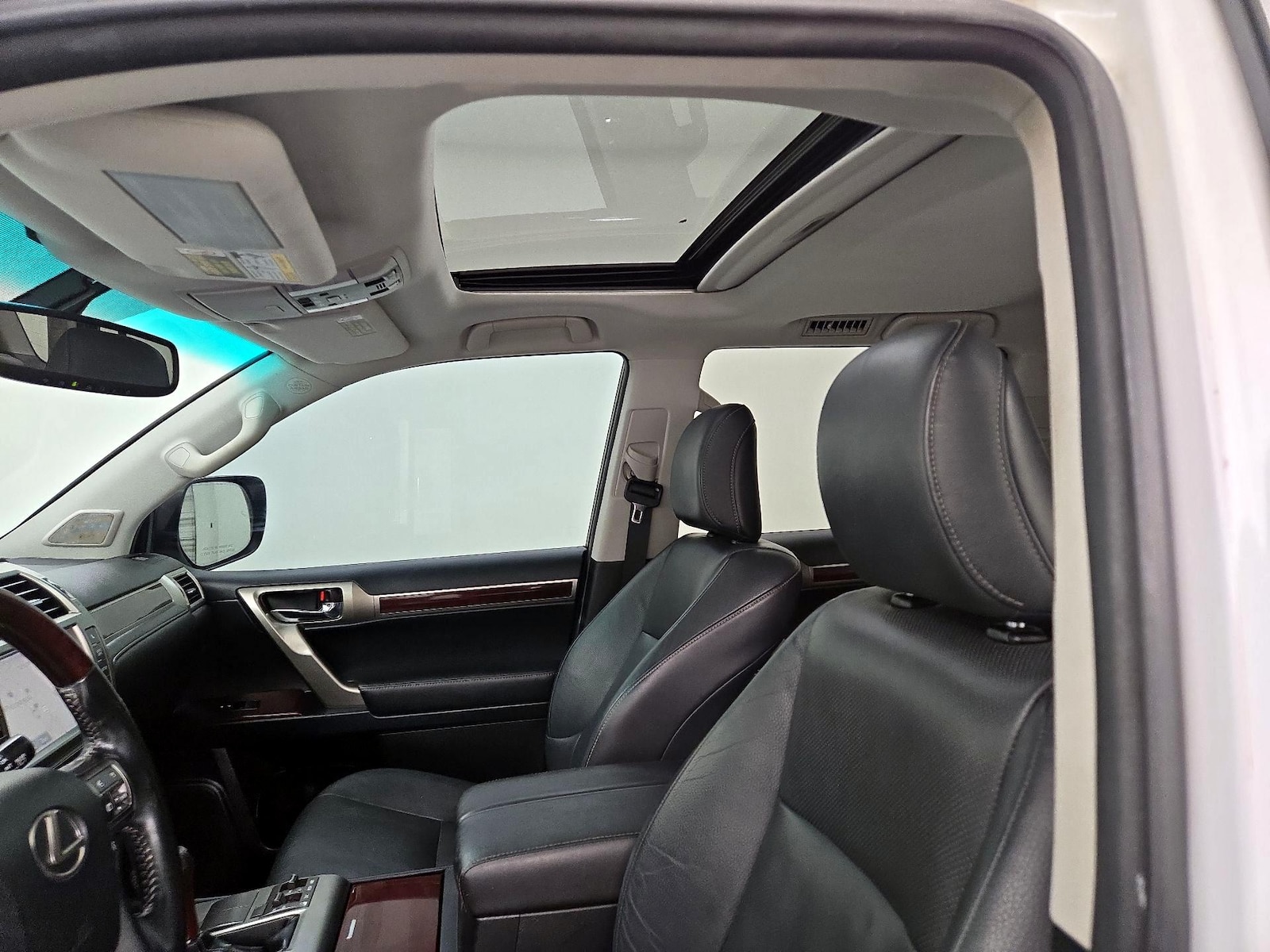 2017 Lexus GX Base - Photo 21