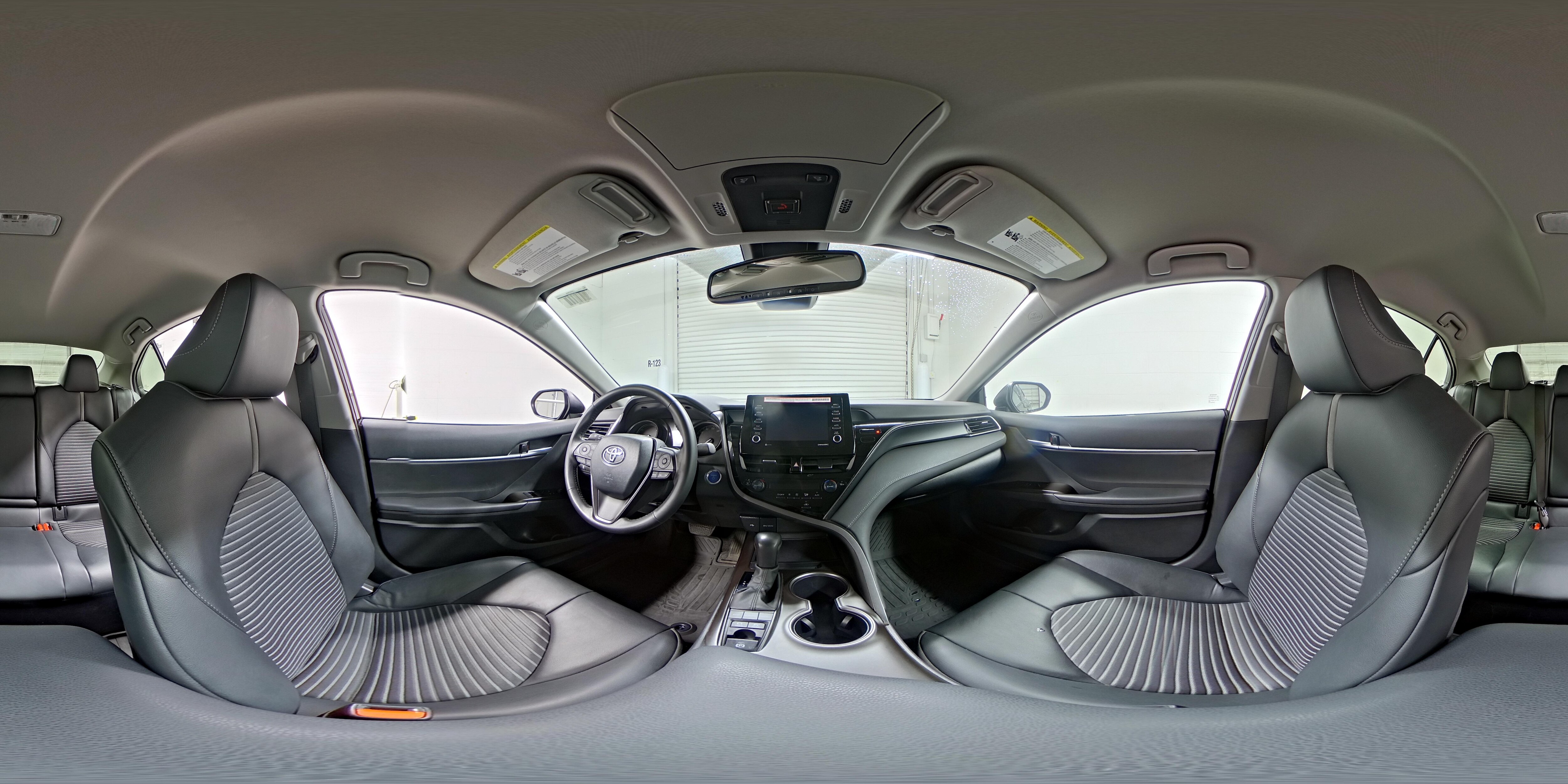 2024 Toyota Camry SE - Photo 24