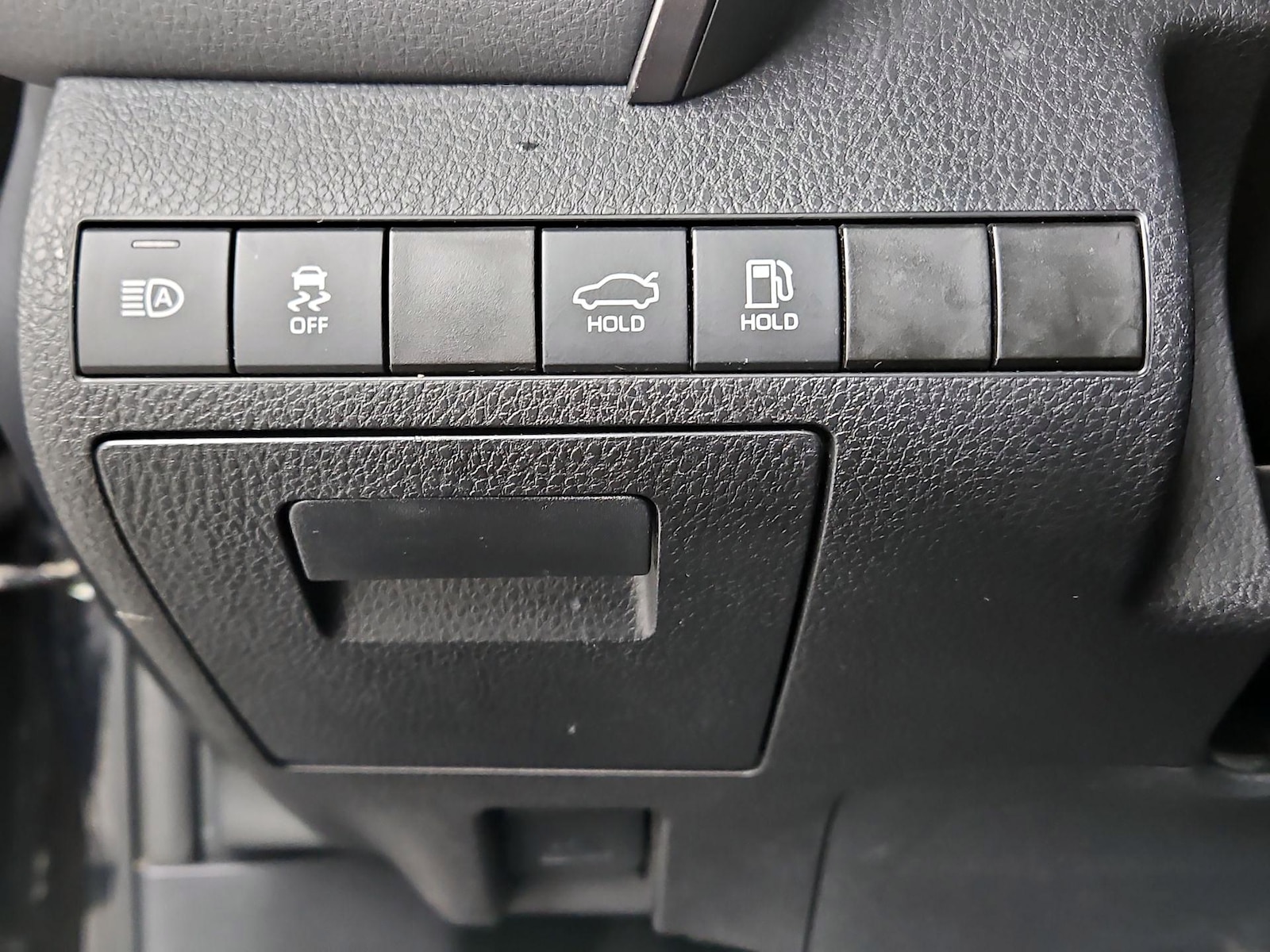 2024 Toyota Camry SE - Photo 14