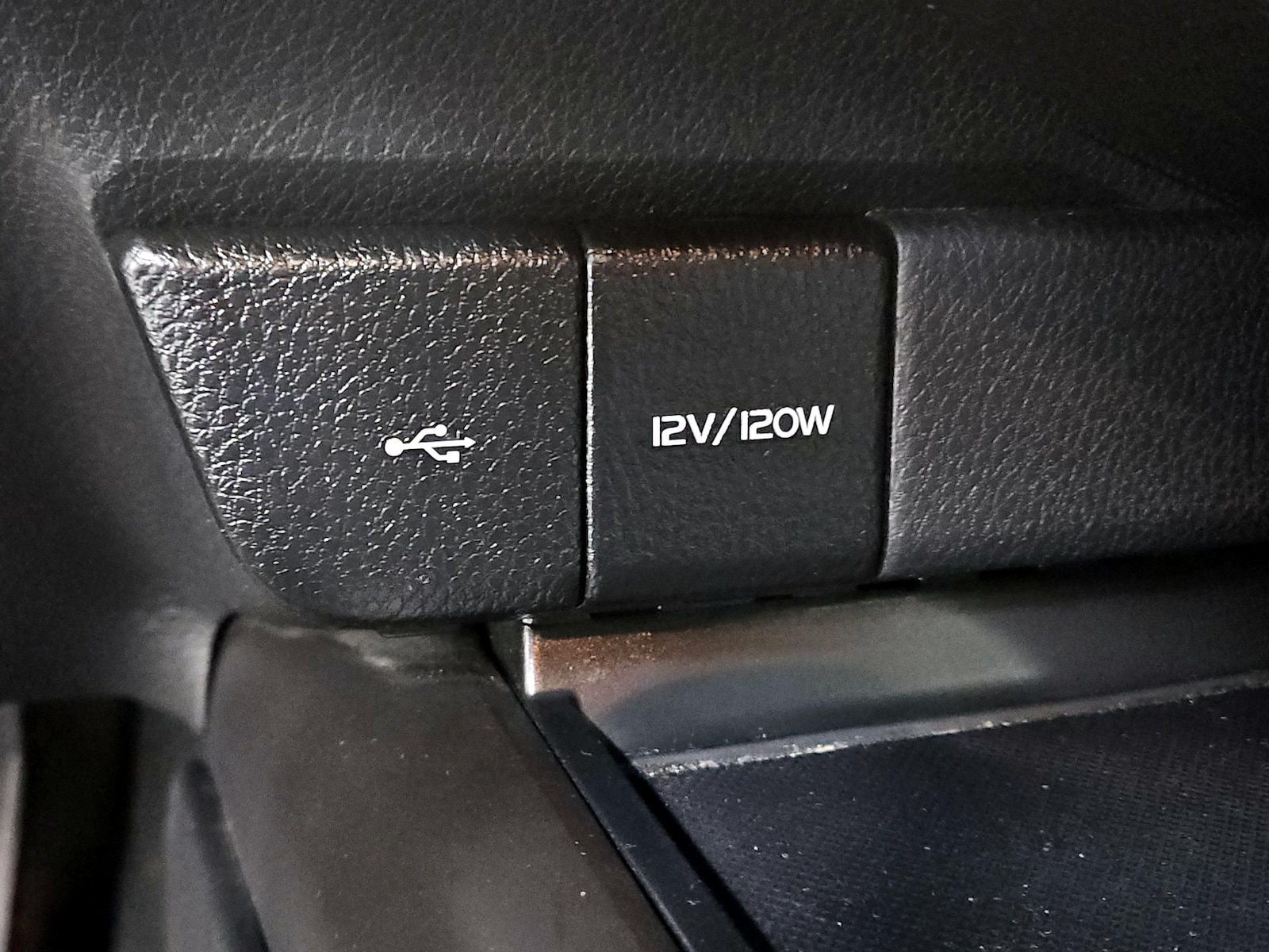 2024 Toyota Camry SE - Photo 19