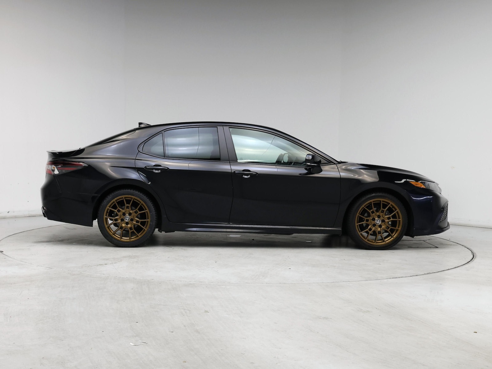 2024 Toyota Camry SE - Photo 8