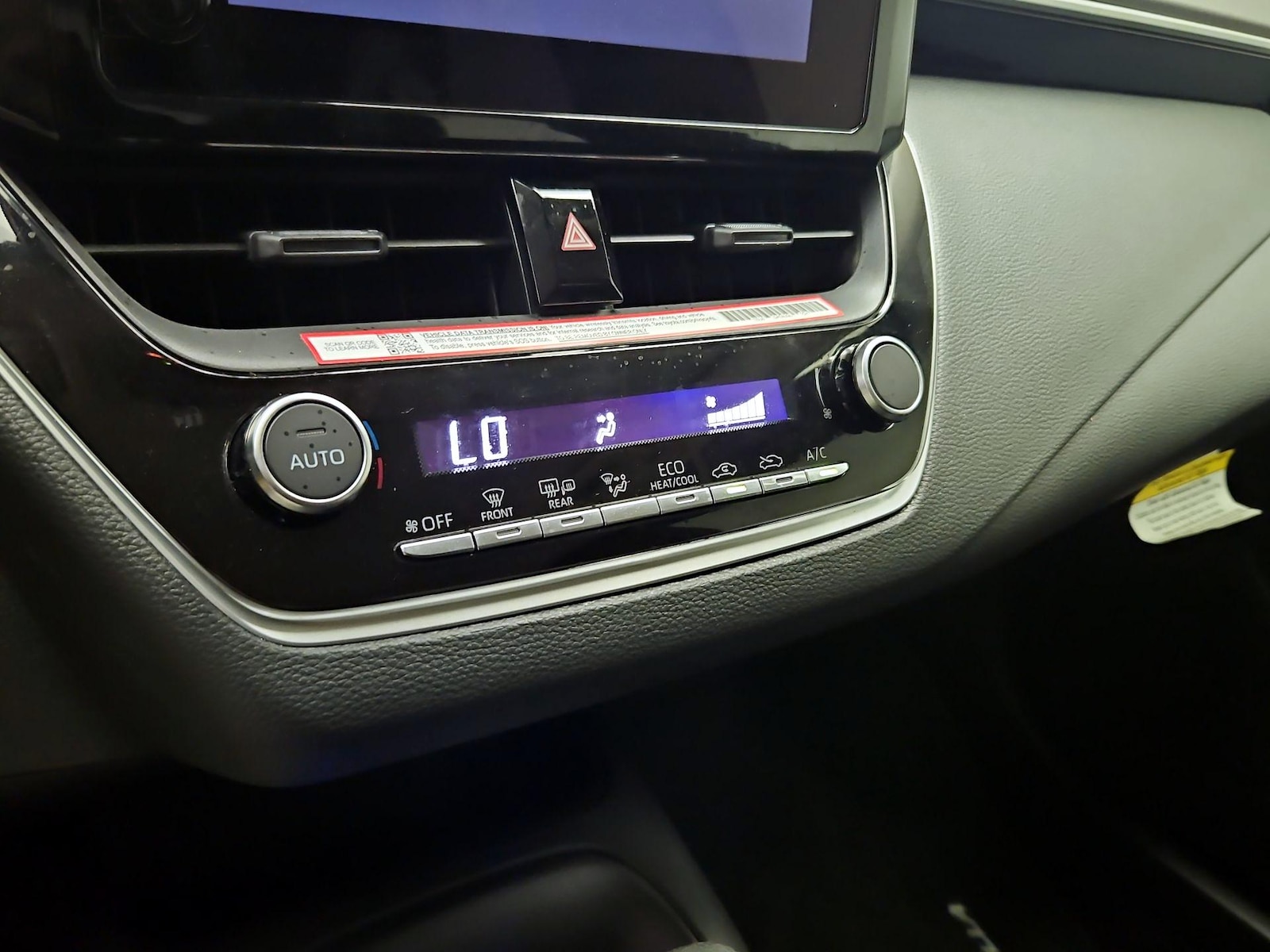 2026 Toyota Corolla LE - Photo 17