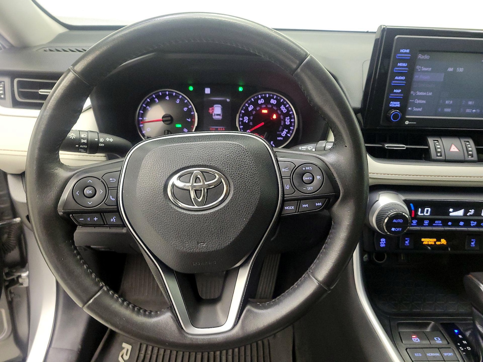 2020 Toyota RAV4 XLE Premium - Photo 11