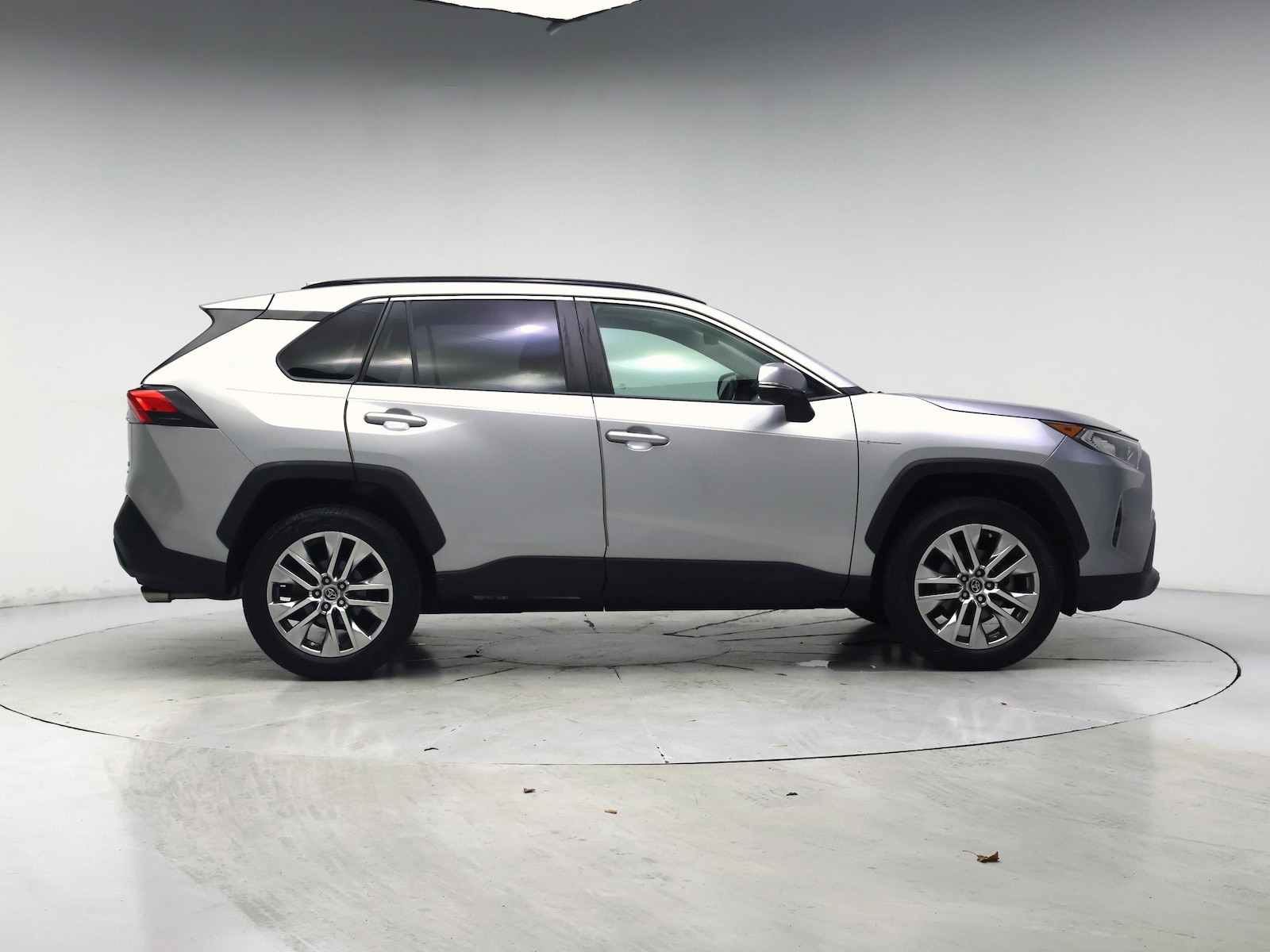 2020 Toyota RAV4 XLE Premium - Photo 8