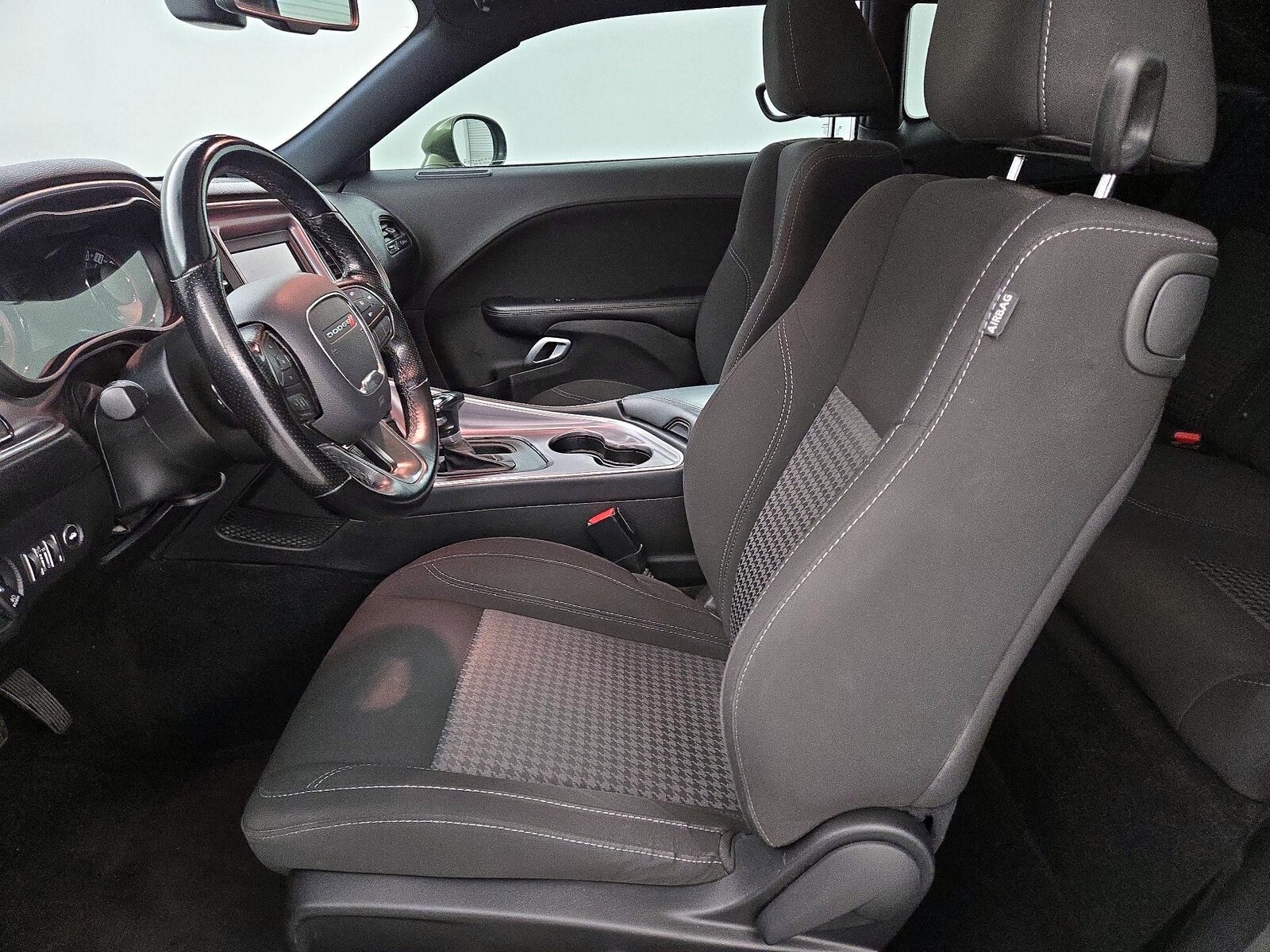 Power Seat(s) & Side Airbags