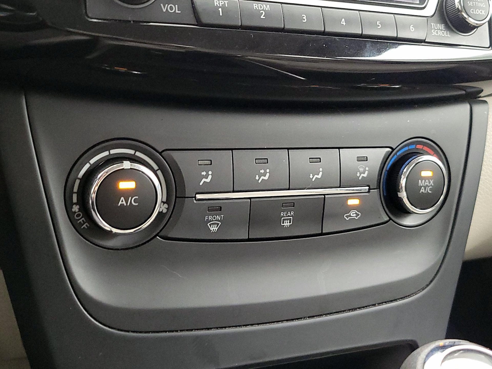 2017 Nissan Sentra SV - Photo 17