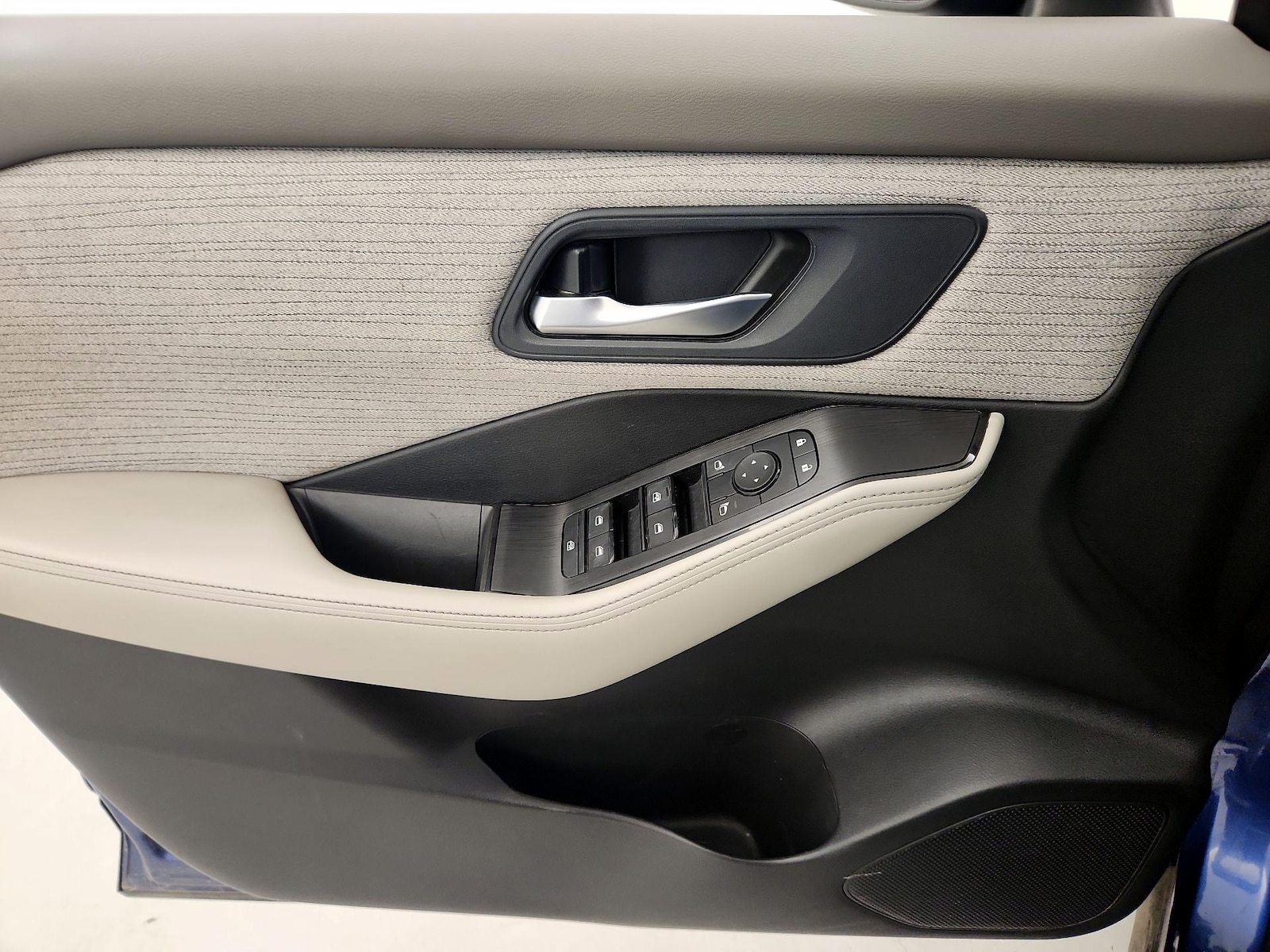 2021 Nissan Rogue SV - Photo 13