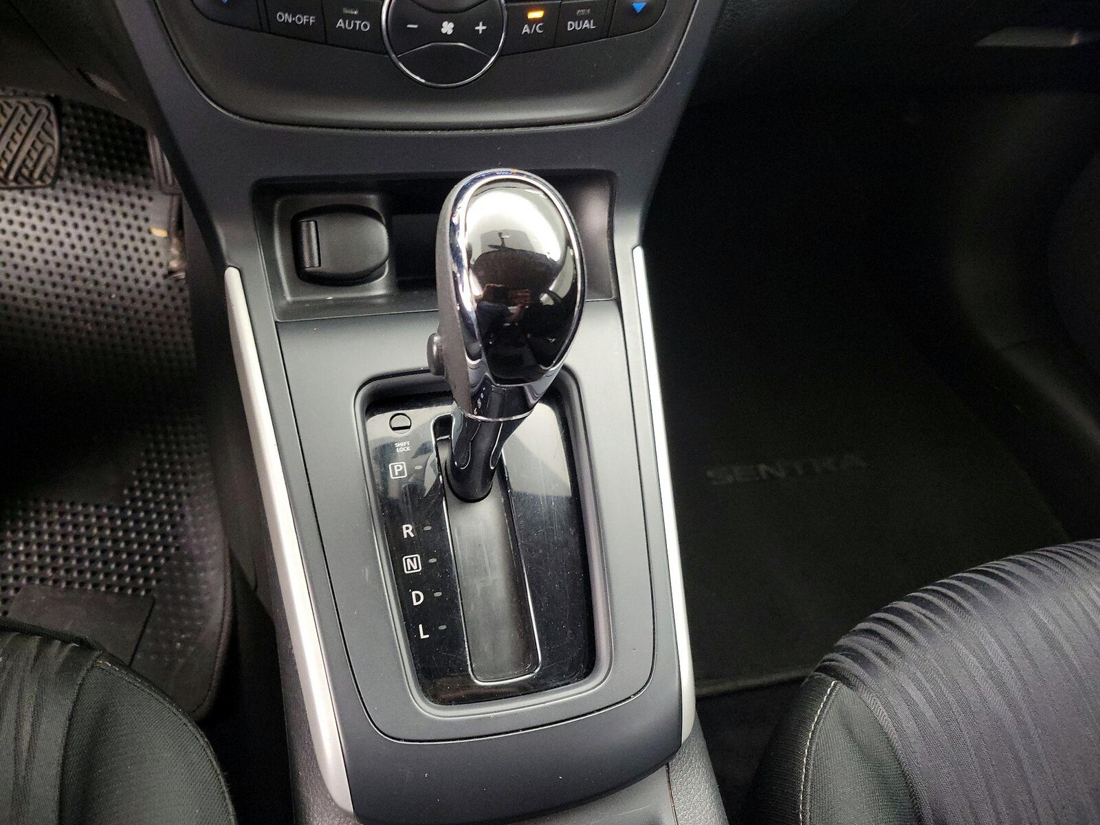 2019 Nissan Sentra SV - Photo 18