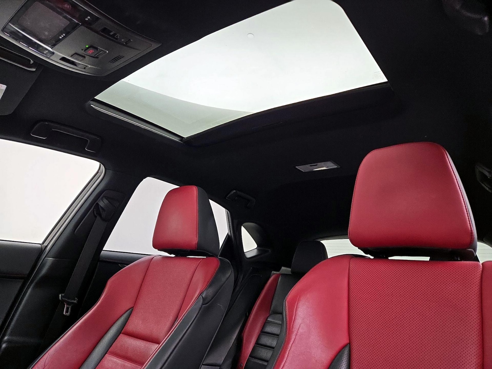 Sunroof(s) & Overhead Airbags