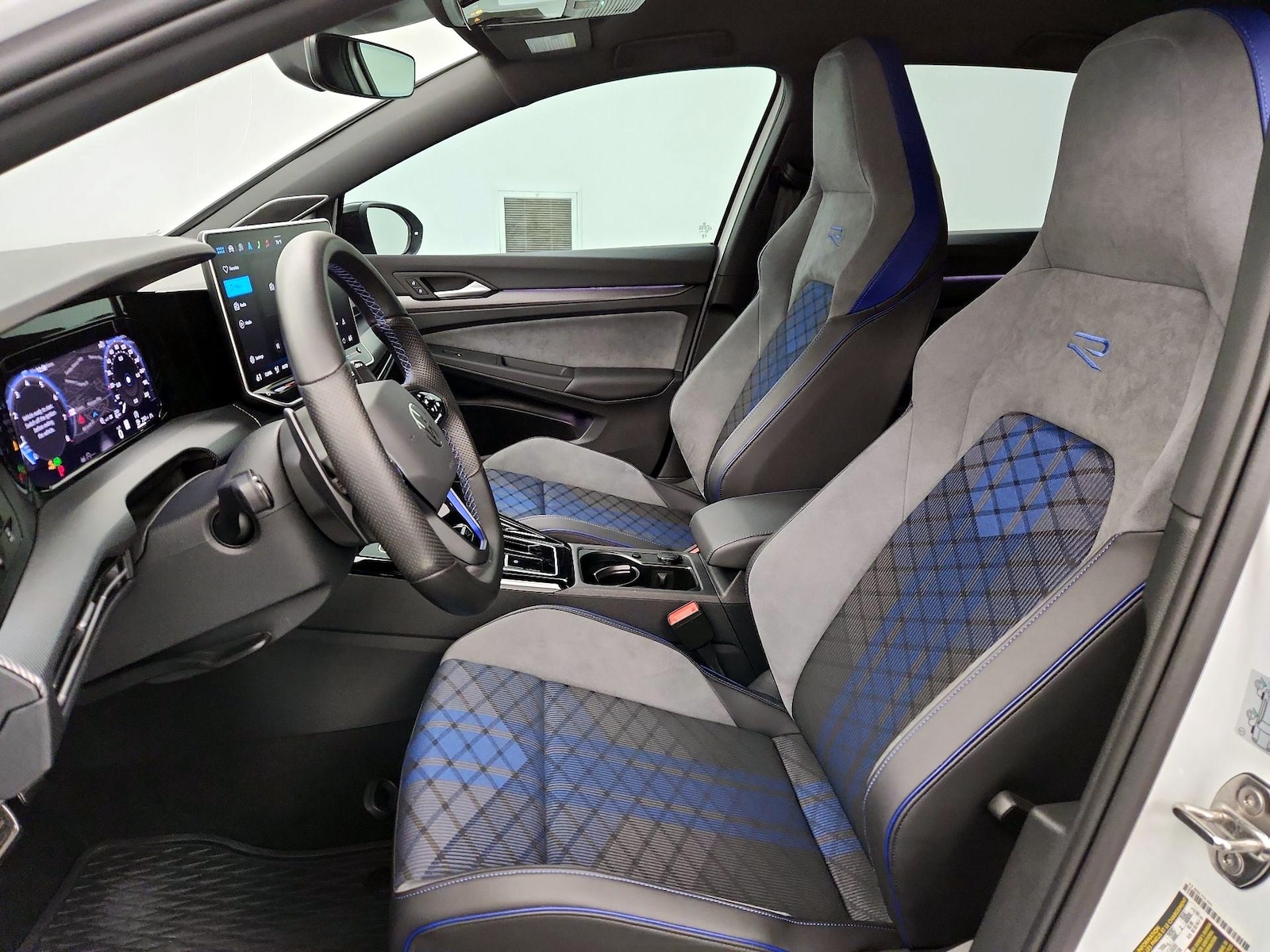 2025 Volkswagen Golf R R - Photo 12