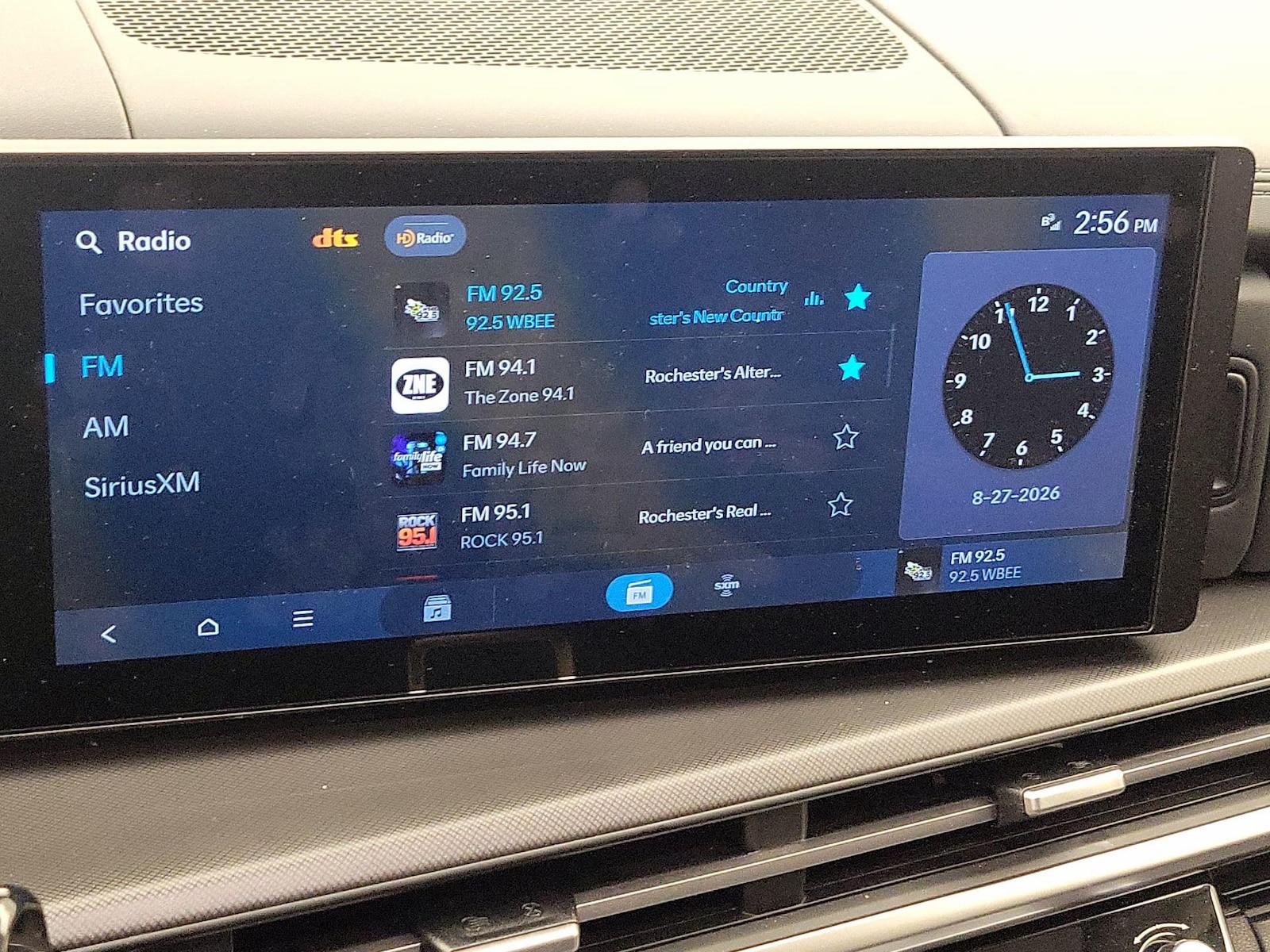 2025 Hyundai Santa Fe SEL - Photo 16