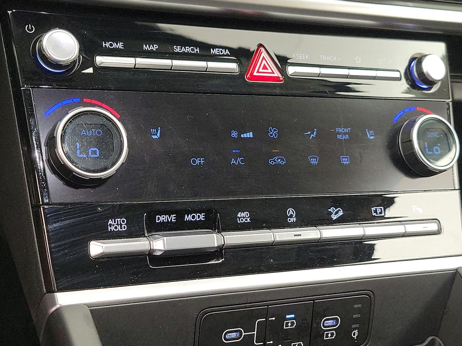 2025 Hyundai Santa Fe SEL - Photo 17