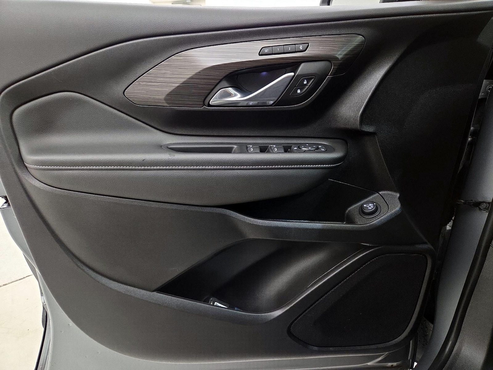 2024 GMC Terrain SLT - Photo 13
