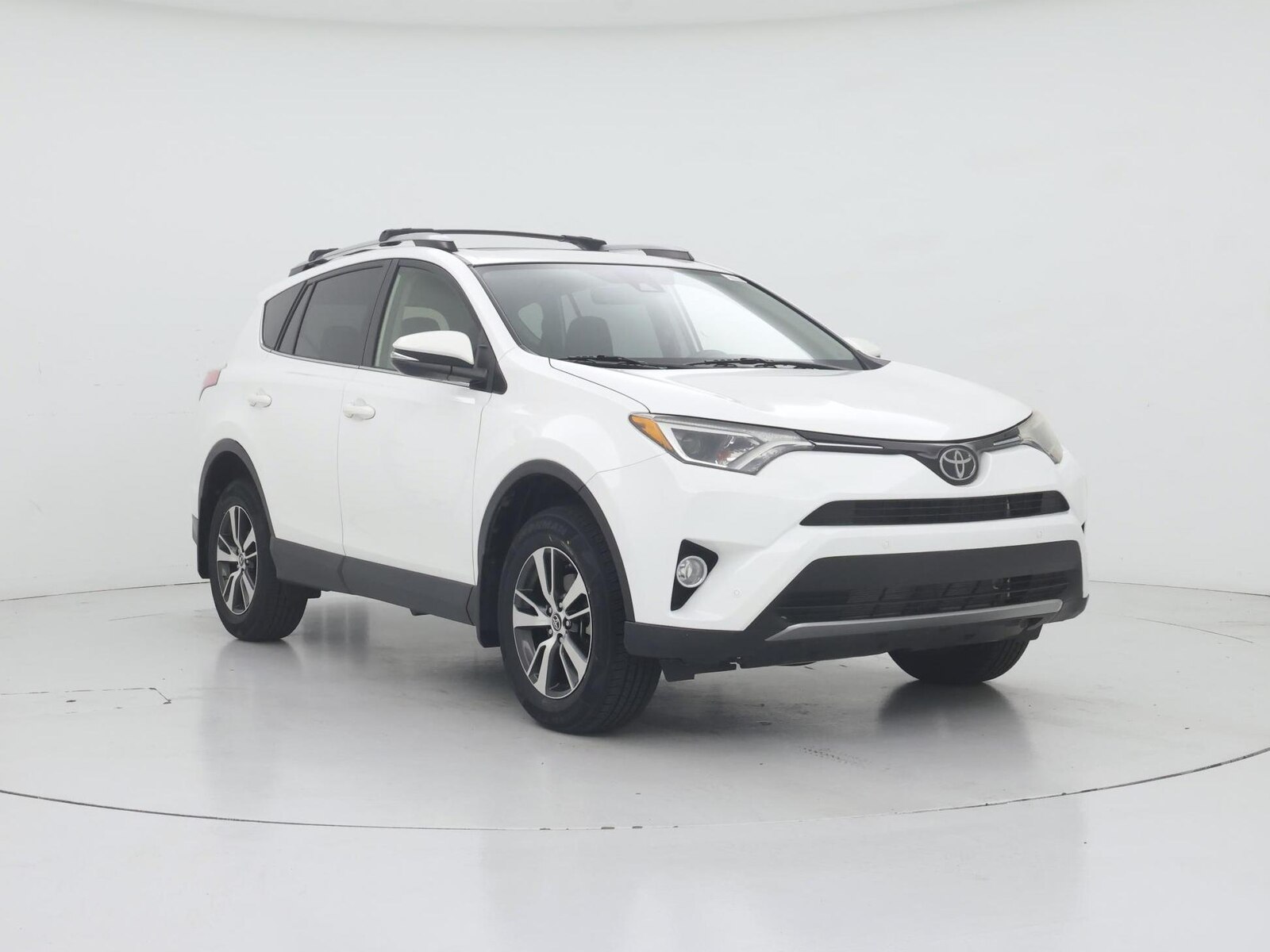 2018 Toyota RAV4 XLE, photo 2
