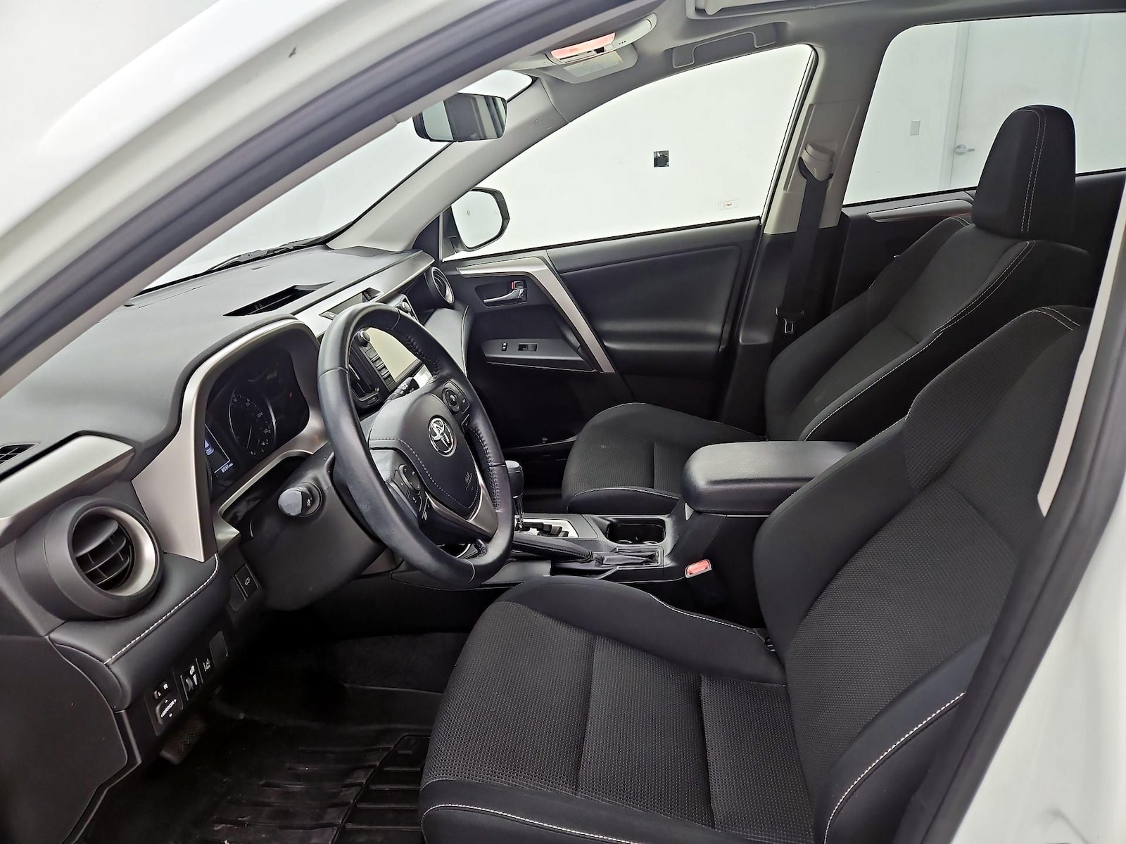 2018 Toyota RAV4 XLE, photo 12