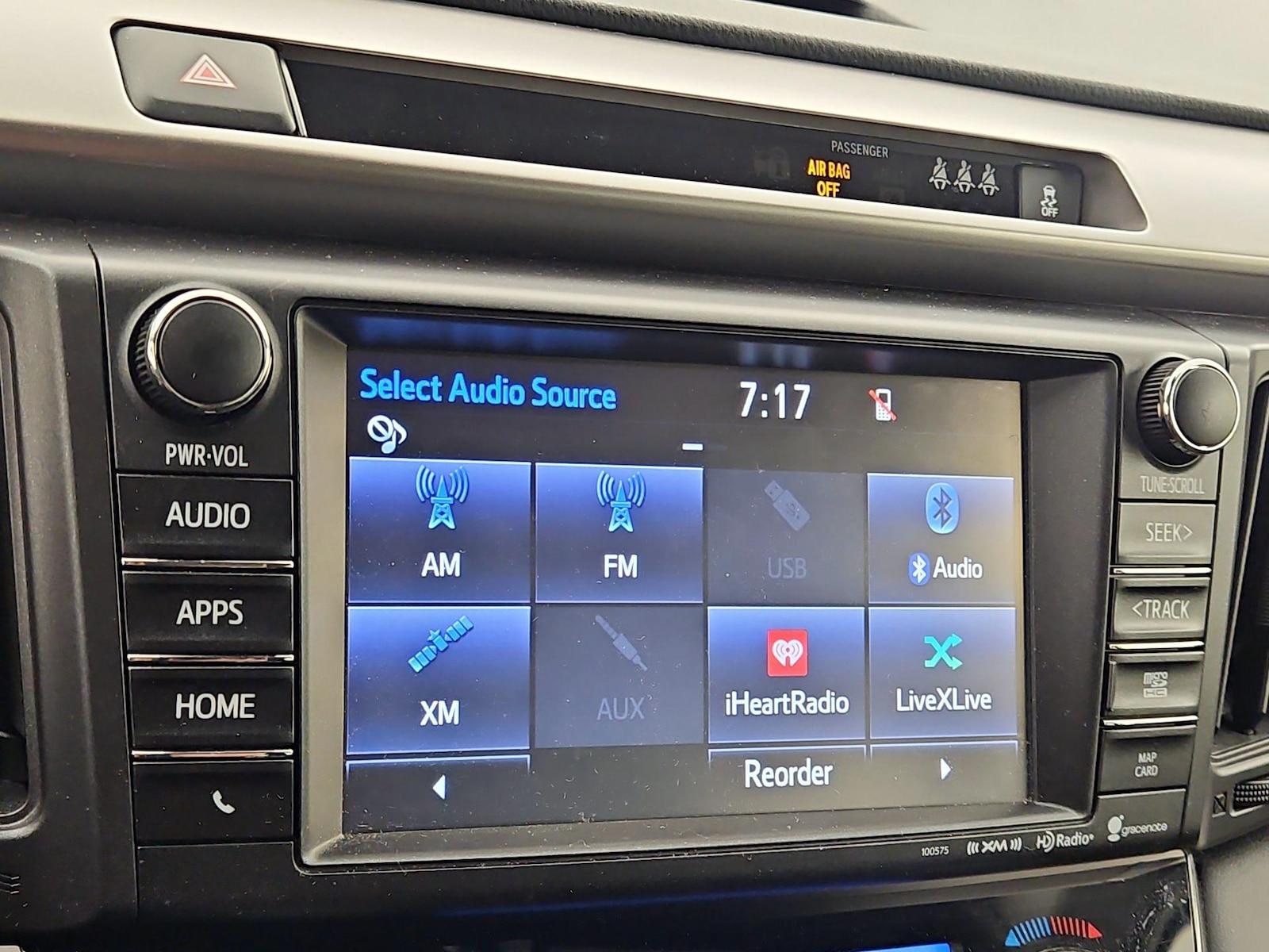 2018 Toyota RAV4 XLE, photo 16