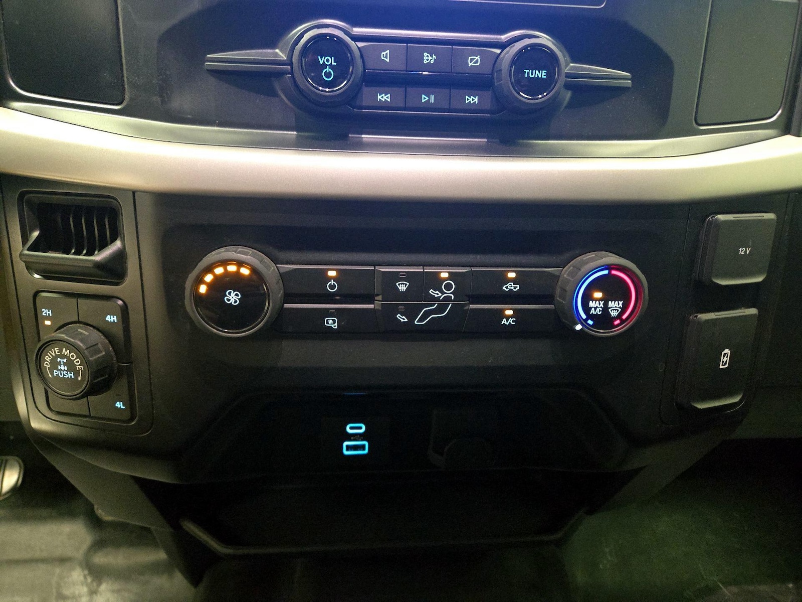 2022 Ford F-150 XL - Photo 17