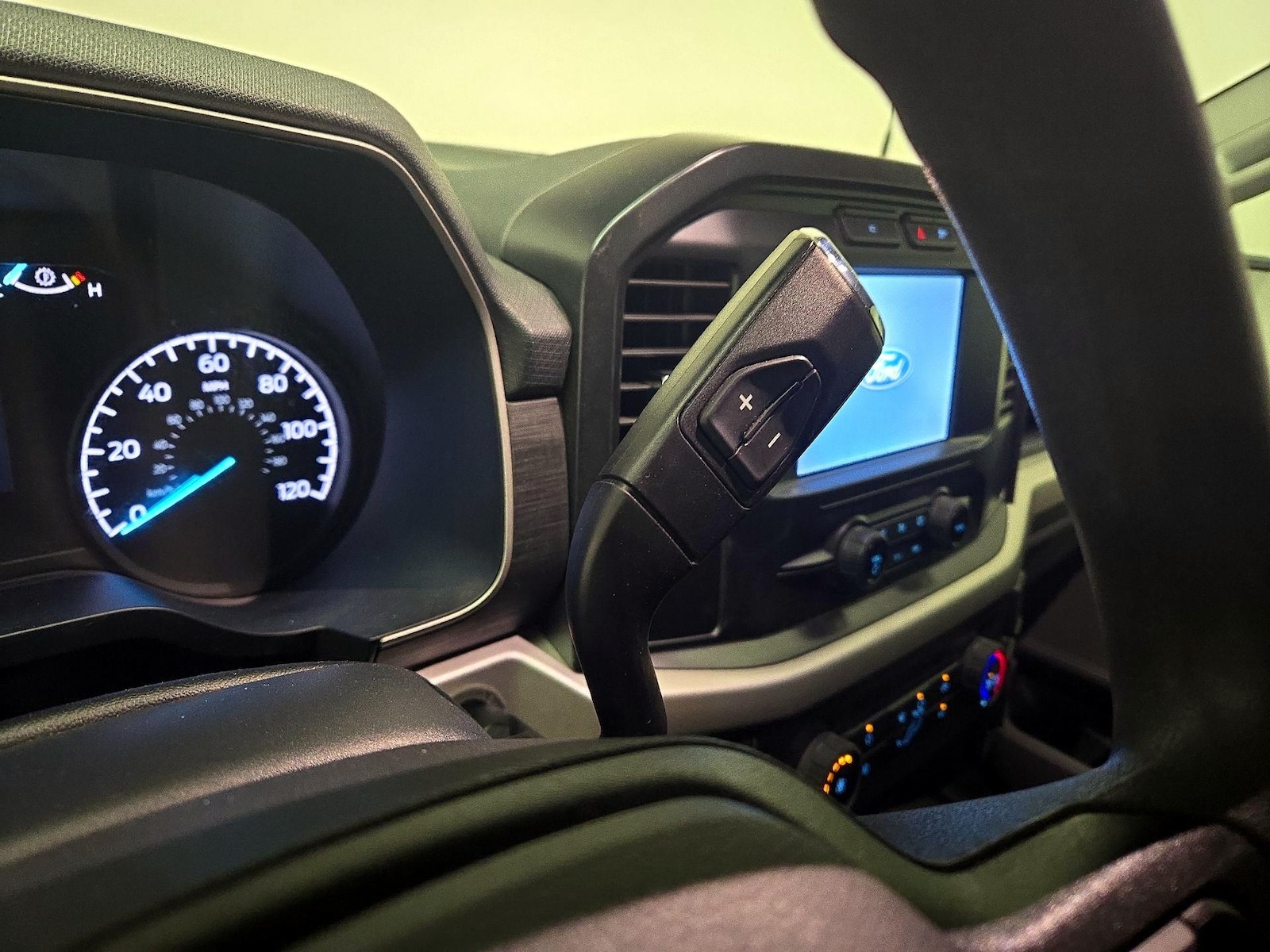 2022 Ford F-150 XL - Photo 18