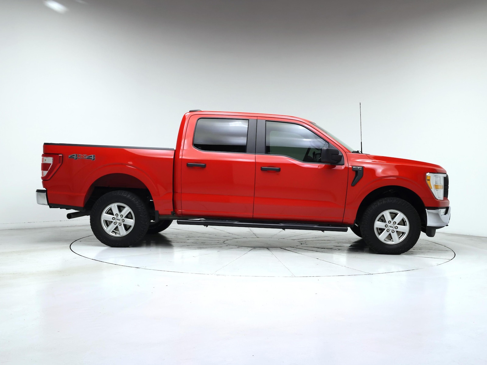 2022 Ford F-150 XL - Photo 8