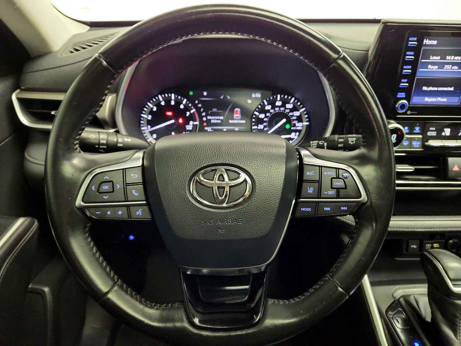 2020 Toyota Highlander XLE - Photo 11
