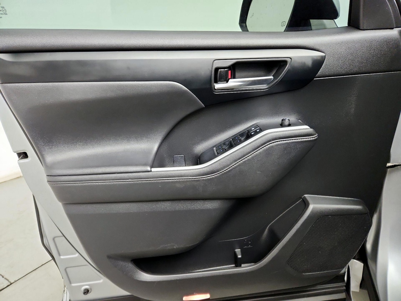 2020 Toyota Highlander XLE - Photo 13