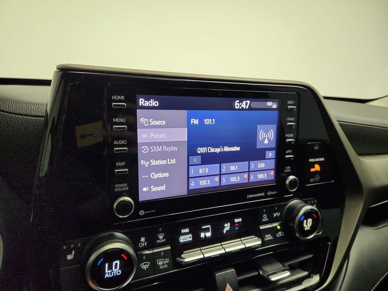 2020 Toyota Highlander XLE - Photo 16