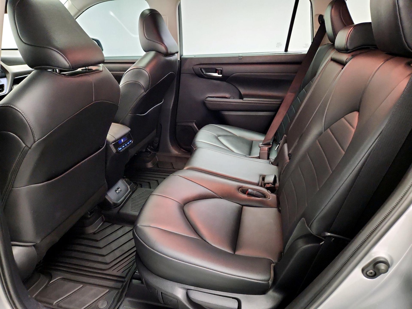2020 Toyota Highlander XLE - Photo 21