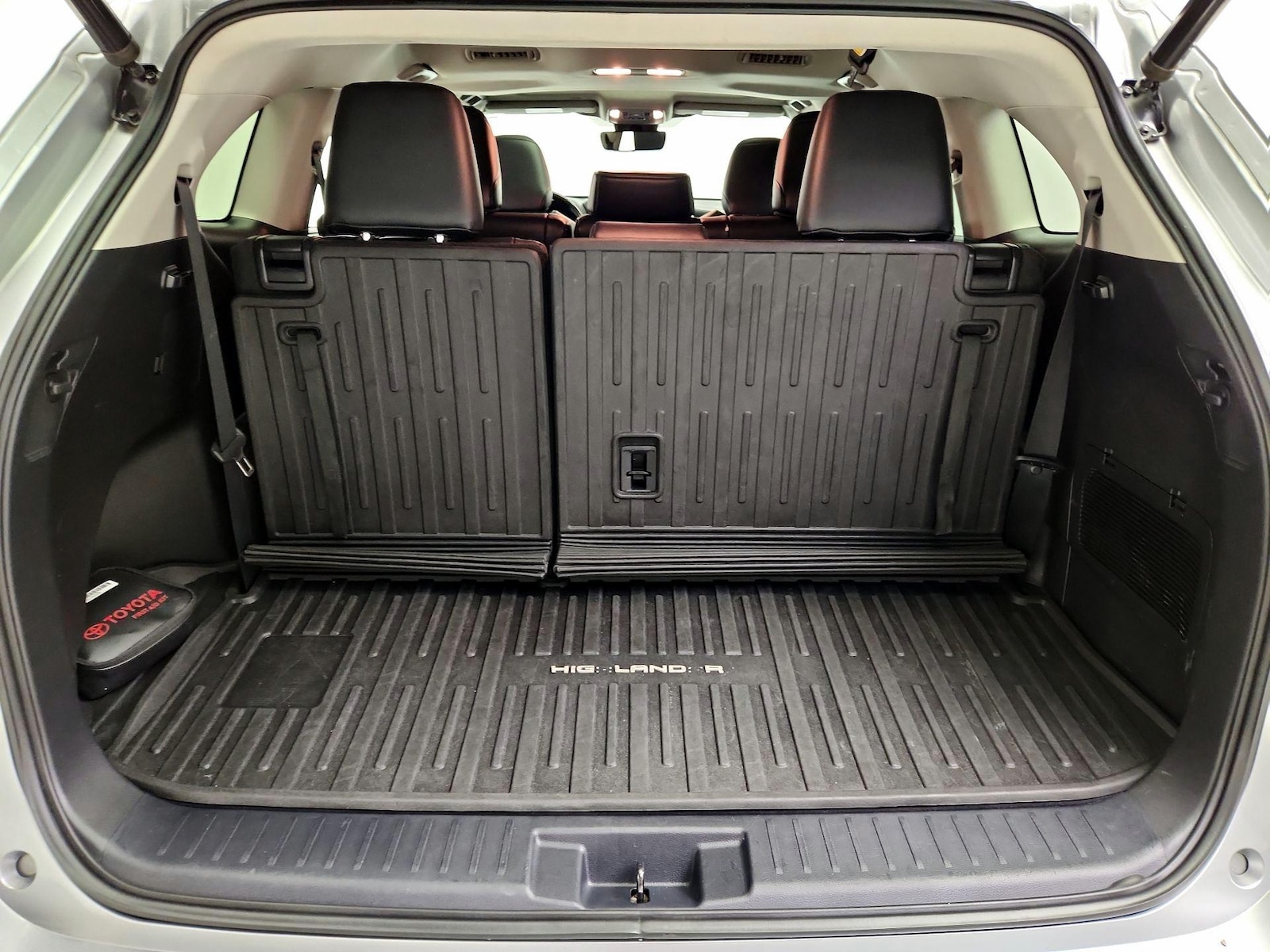 2020 Toyota Highlander XLE - Photo 23