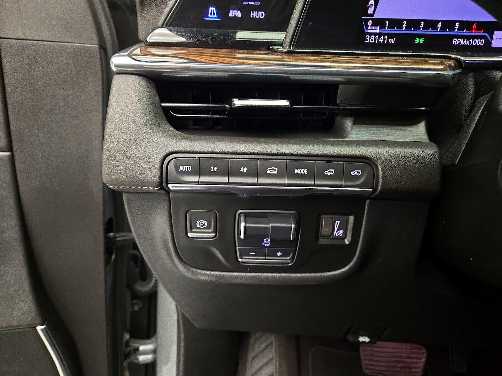 2023 Cadillac Escalade ESV Premium Luxury - Photo 14