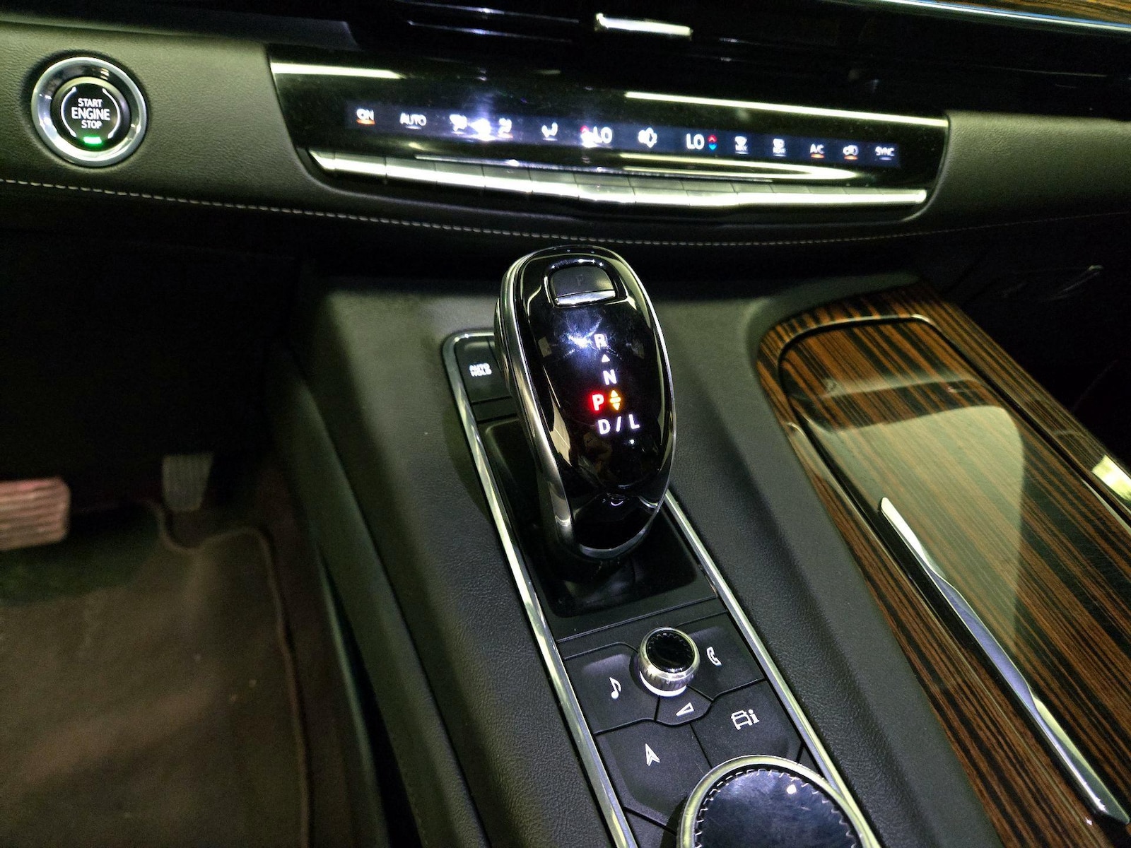 2023 Cadillac Escalade ESV Premium Luxury - Photo 19