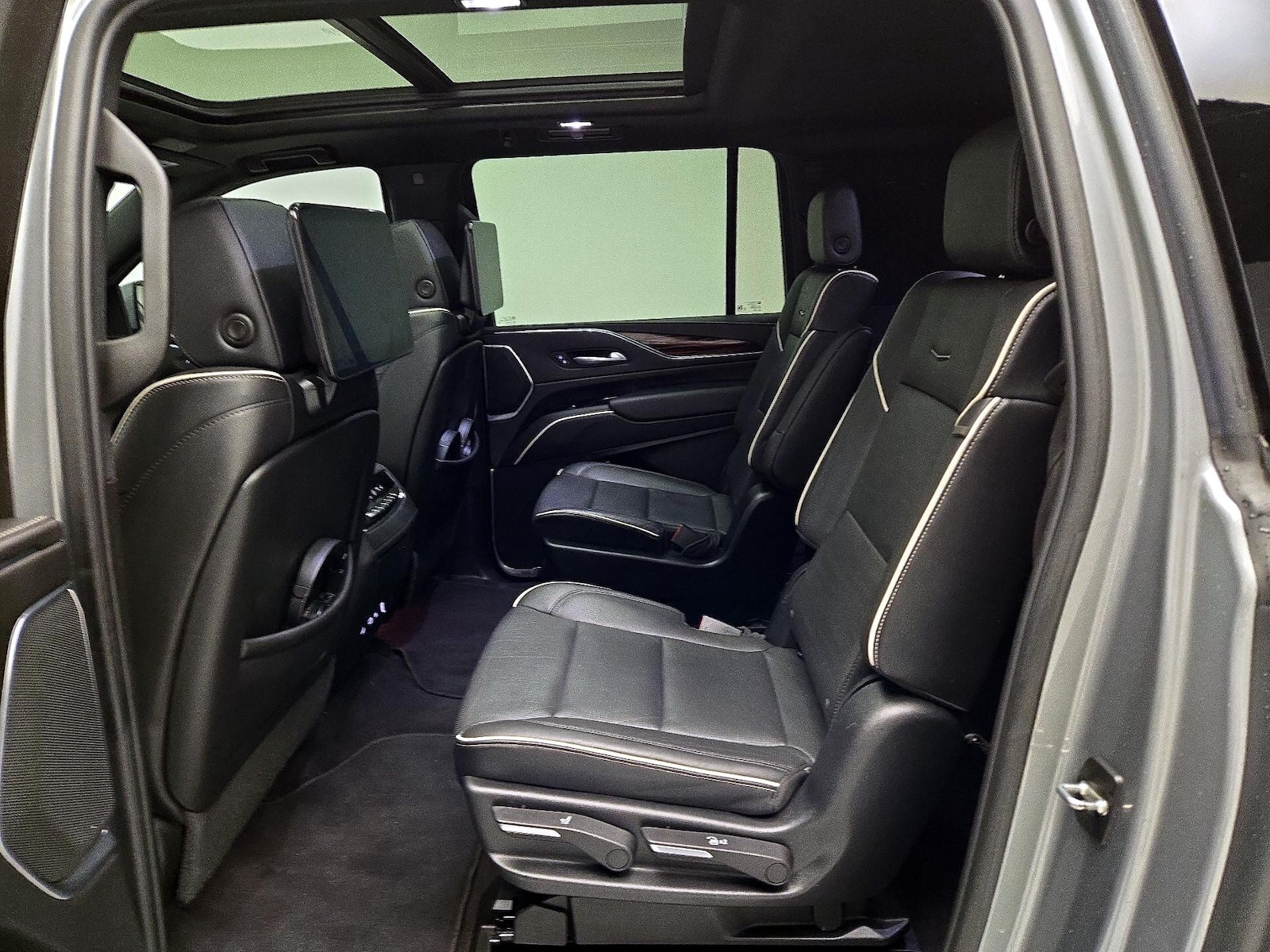 2023 Cadillac Escalade ESV Premium Luxury - Photo 22