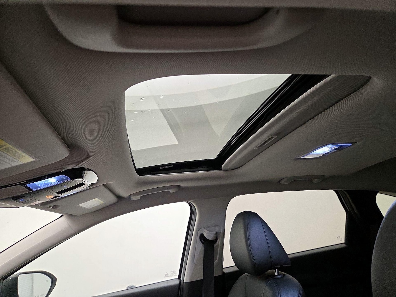 Sunroof(s) & Overhead Airbags