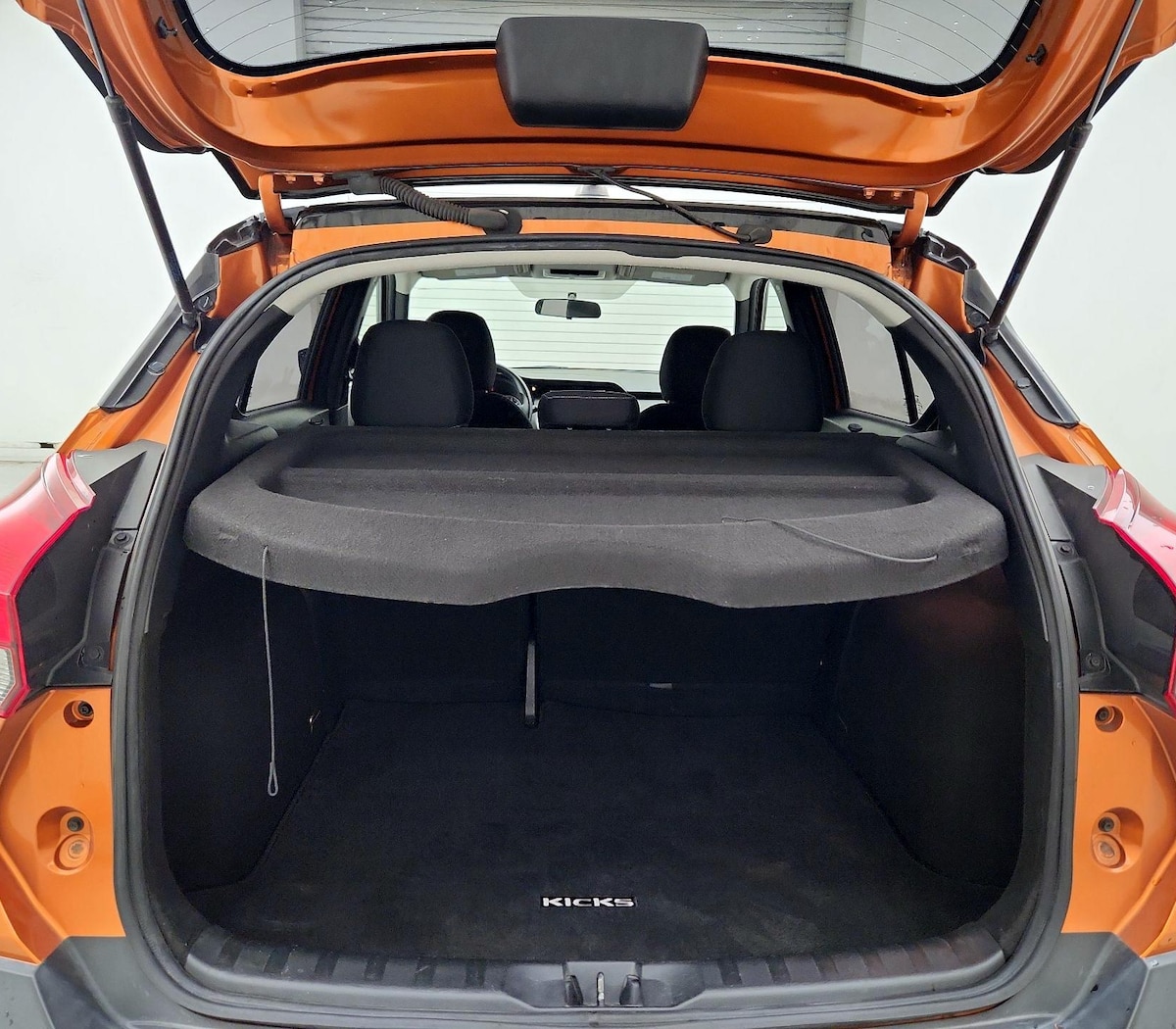 Trunk/Cargo (Seats Up)