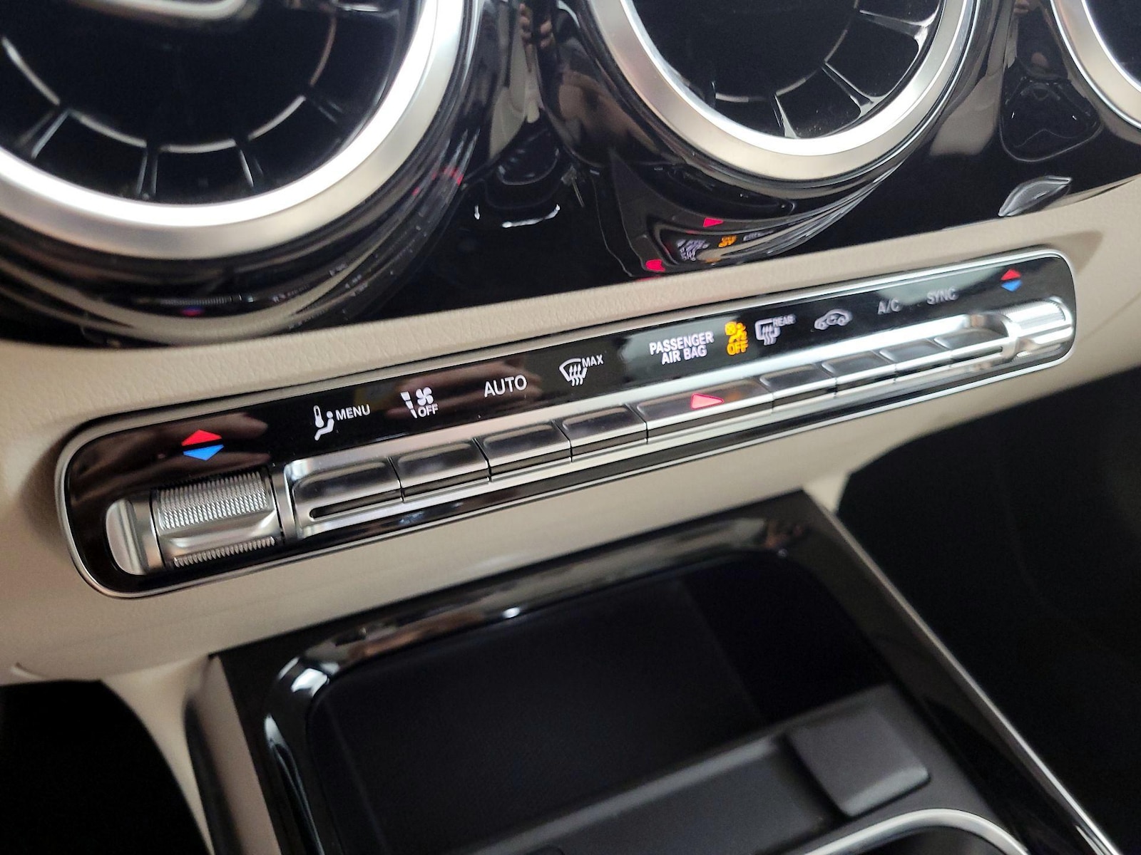 2023 Mercedes-Benz GLA Base - Photo 17