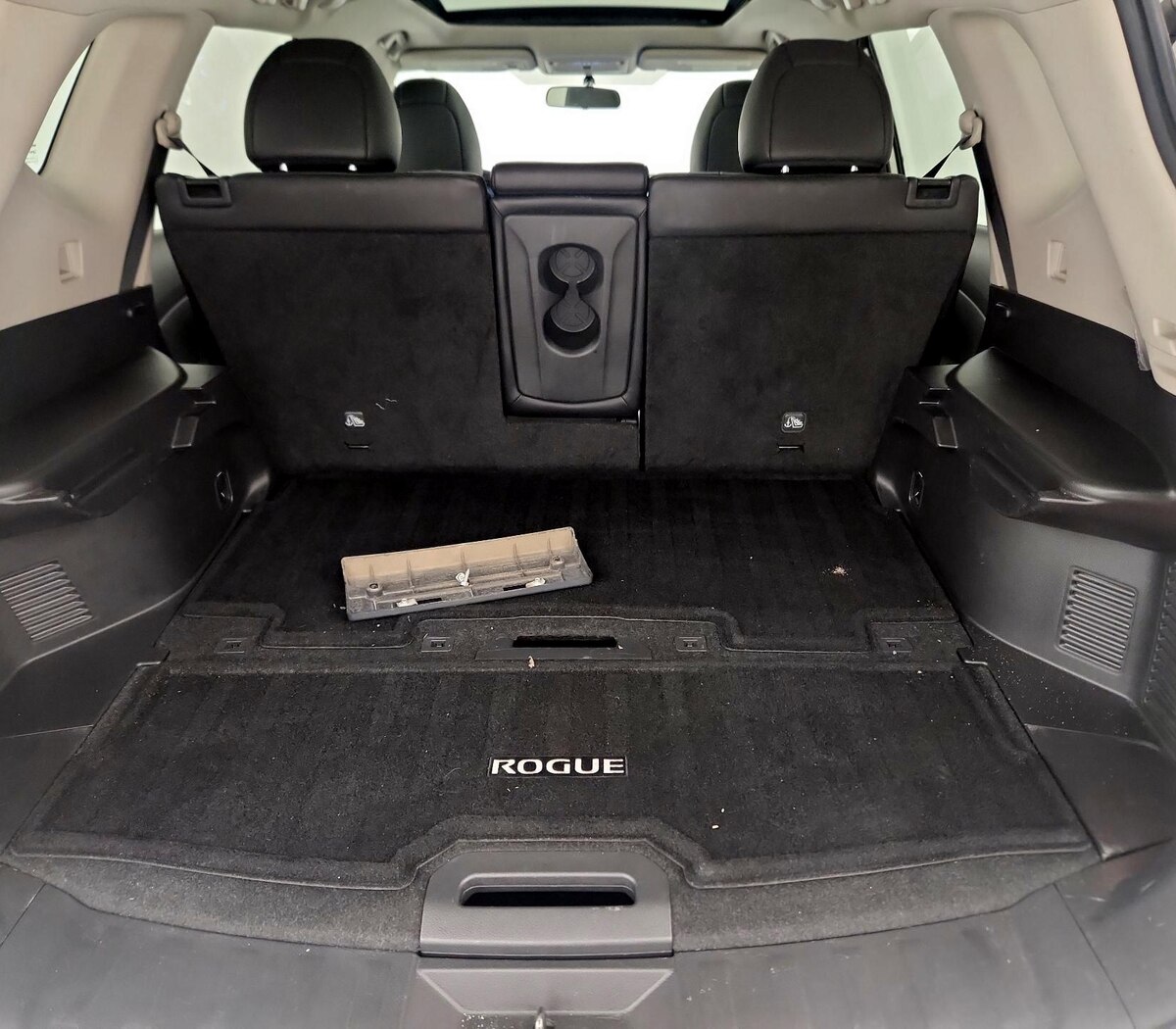 Trunk/Cargo (Seats Up)