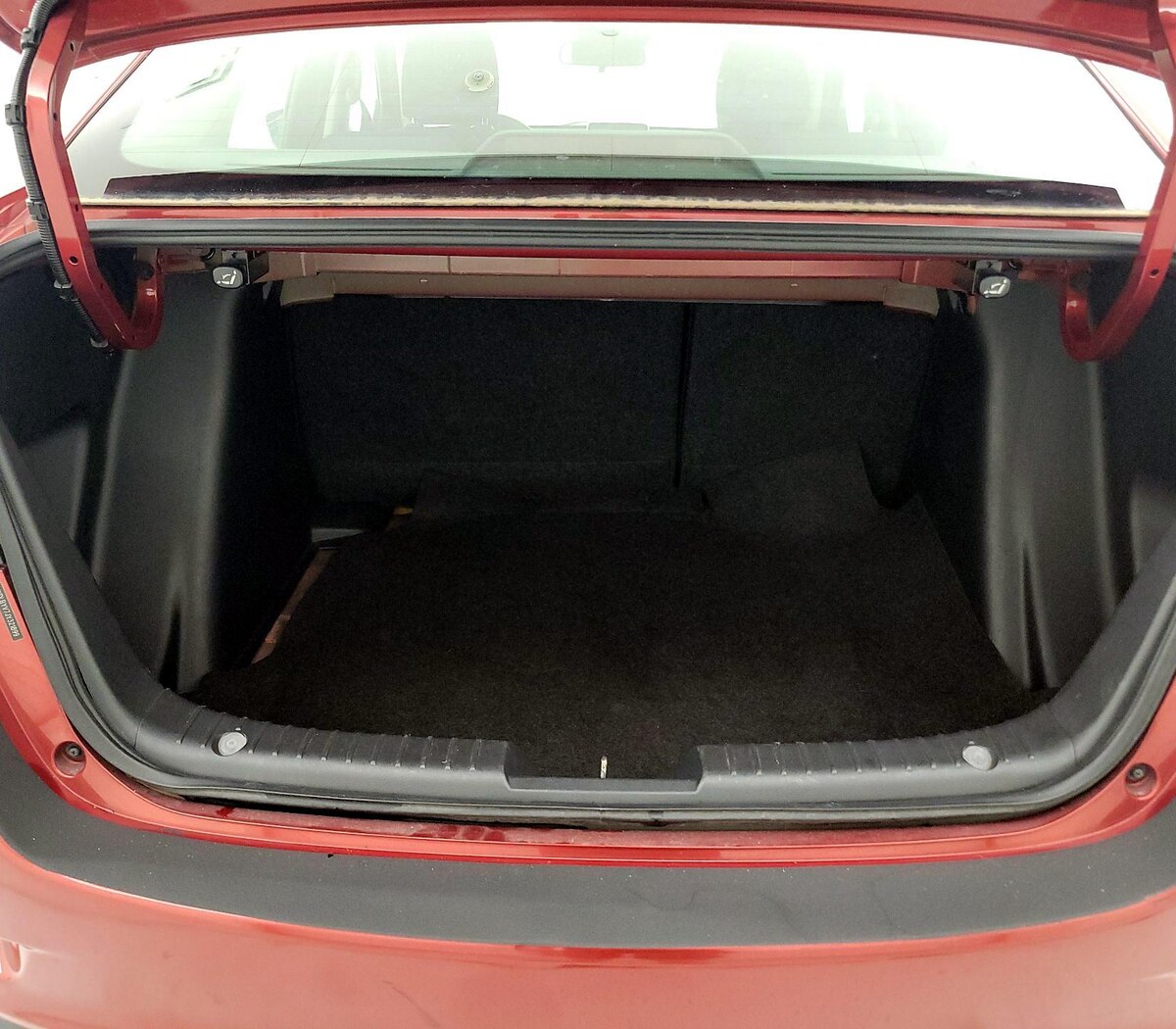 Trunk/Cargo (Seats Up)