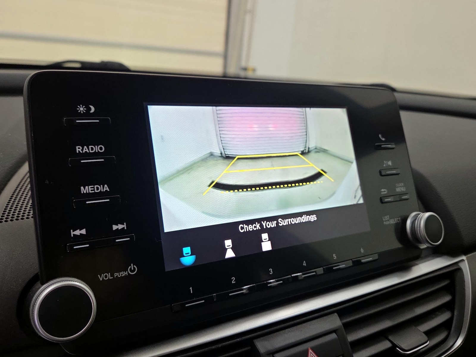 2018 Honda Accord LX - Photo 15