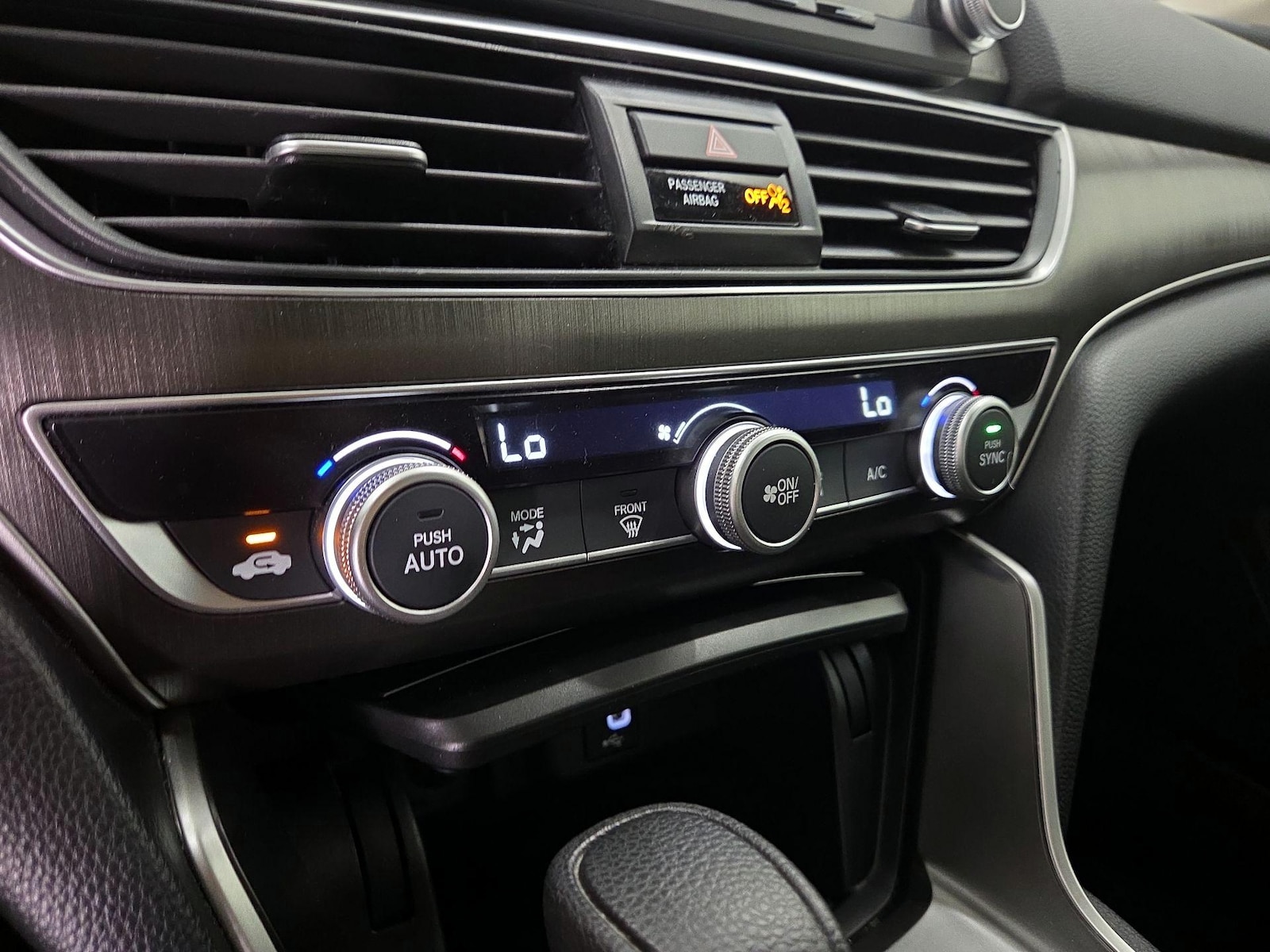 2018 Honda Accord LX - Photo 17