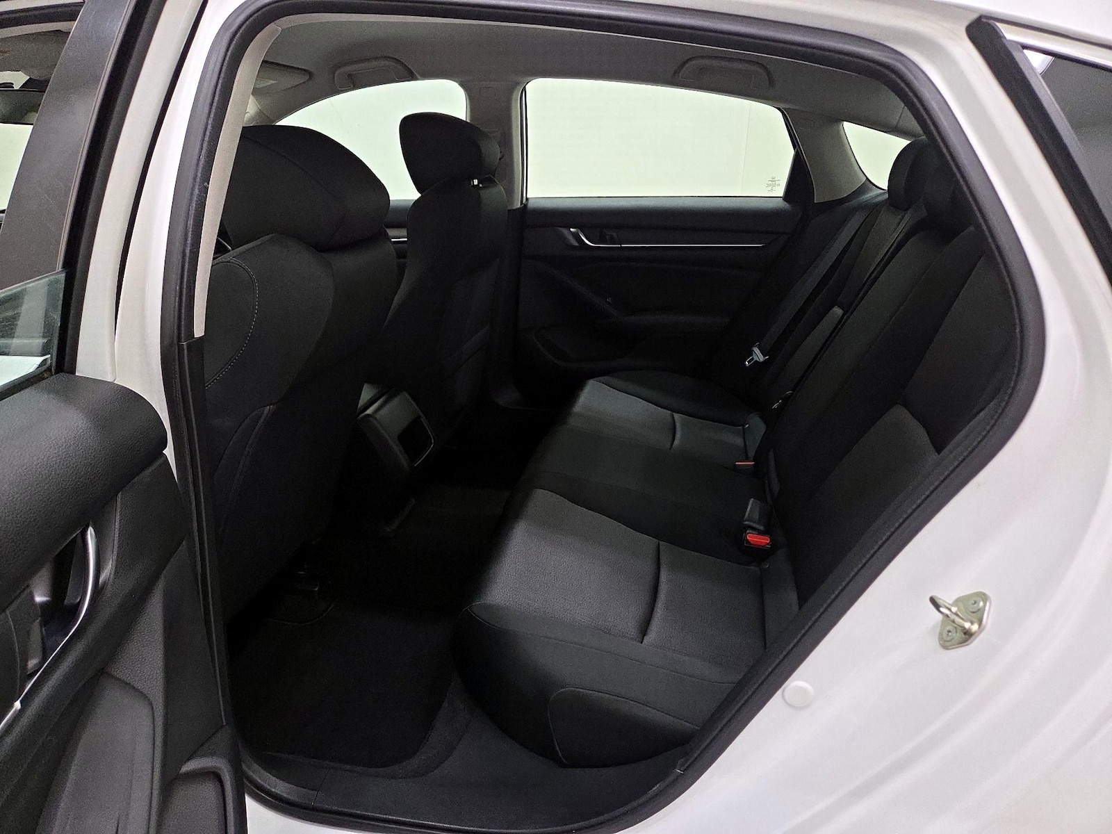 2018 Honda Accord LX - Photo 20