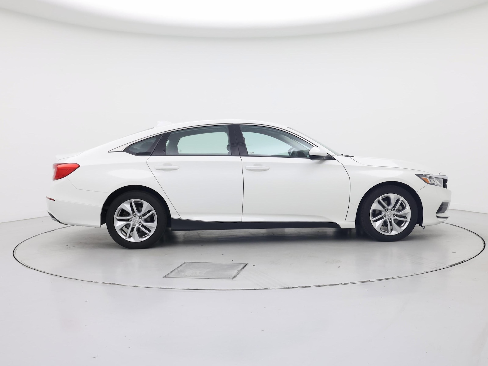 2018 Honda Accord LX - Photo 8