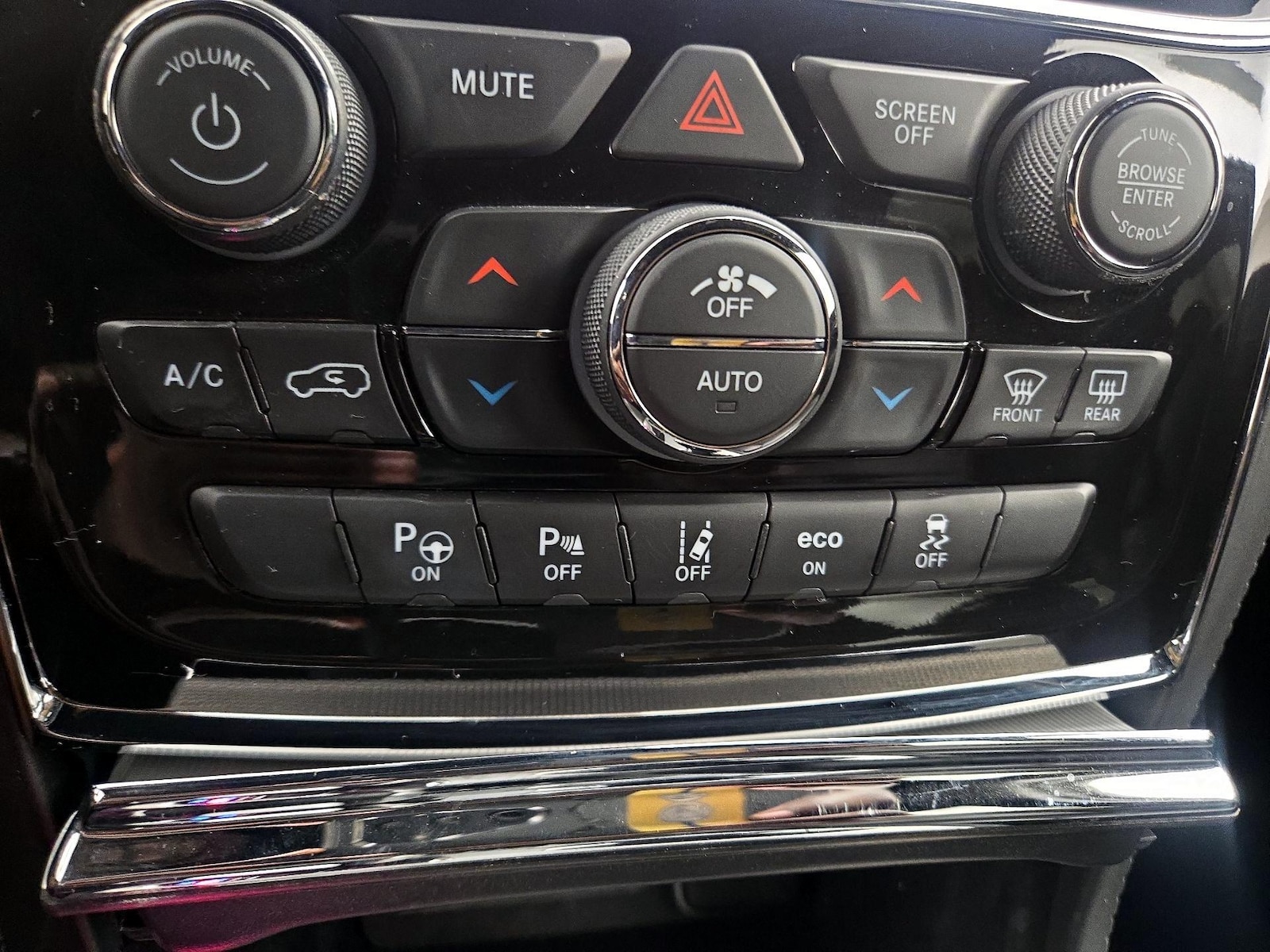 2021 Jeep Grand Cherokee SRT - Photo 18