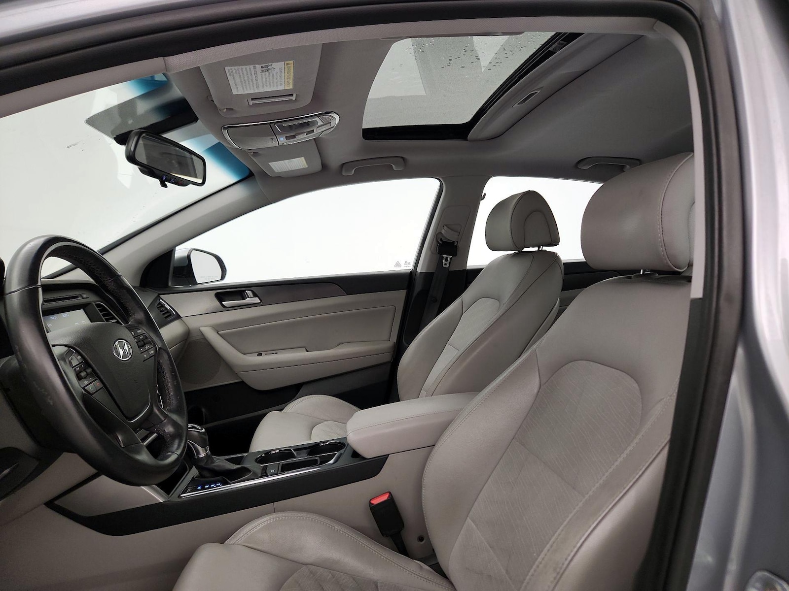 Sunroof(s) & Overhead Airbags