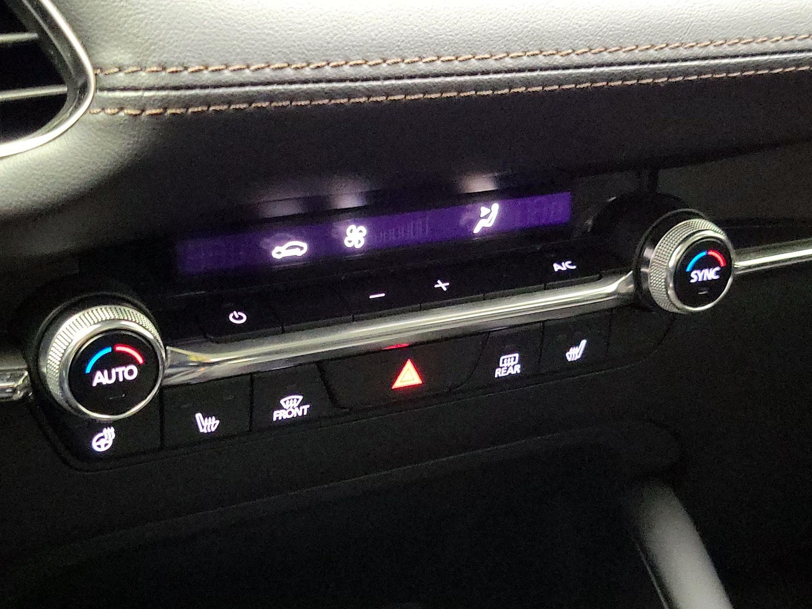 2023 Mazda Mazda3 Premium Plus - Photo 18